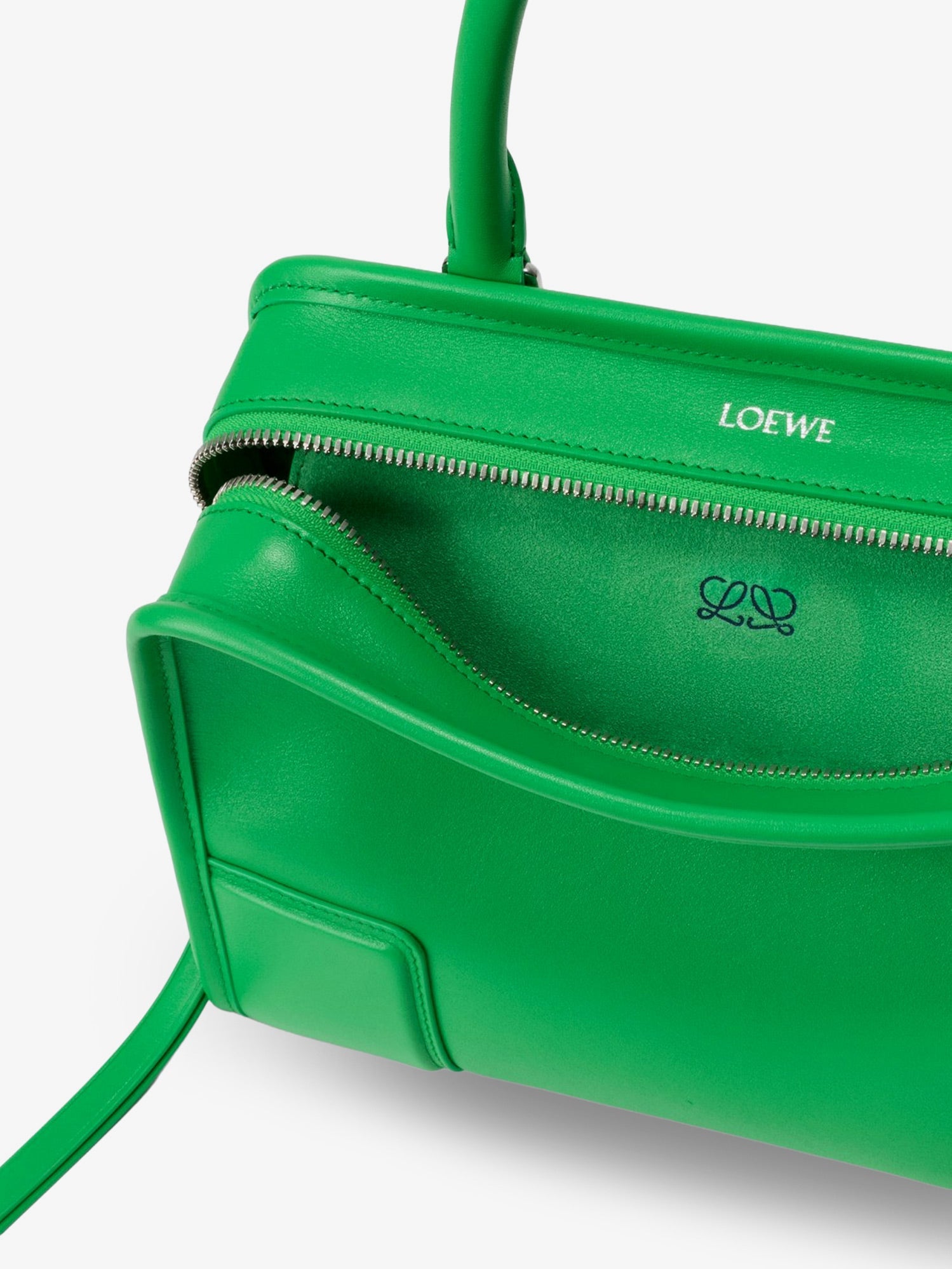 Loewe Women Amazona 180 Leather Handbag LOEWE
