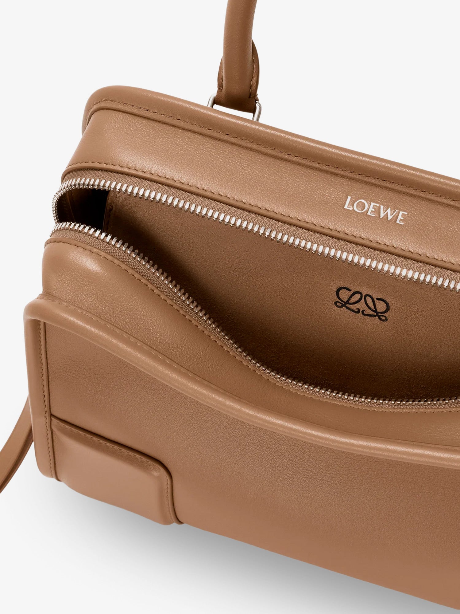 Loewe Women Amazona 180 Leather Handbag LOEWE