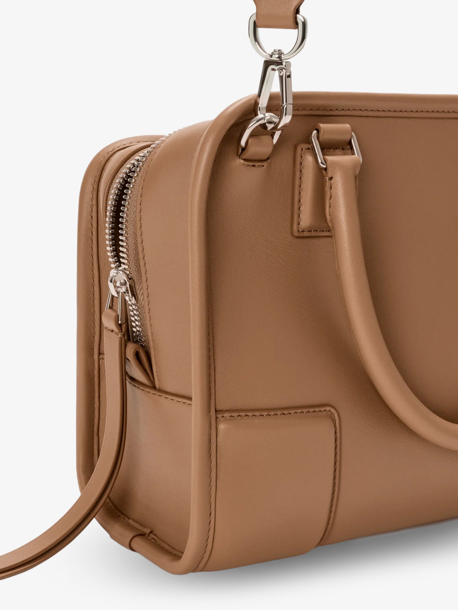 Loewe Women Amazona 180 Leather Handbag LOEWE