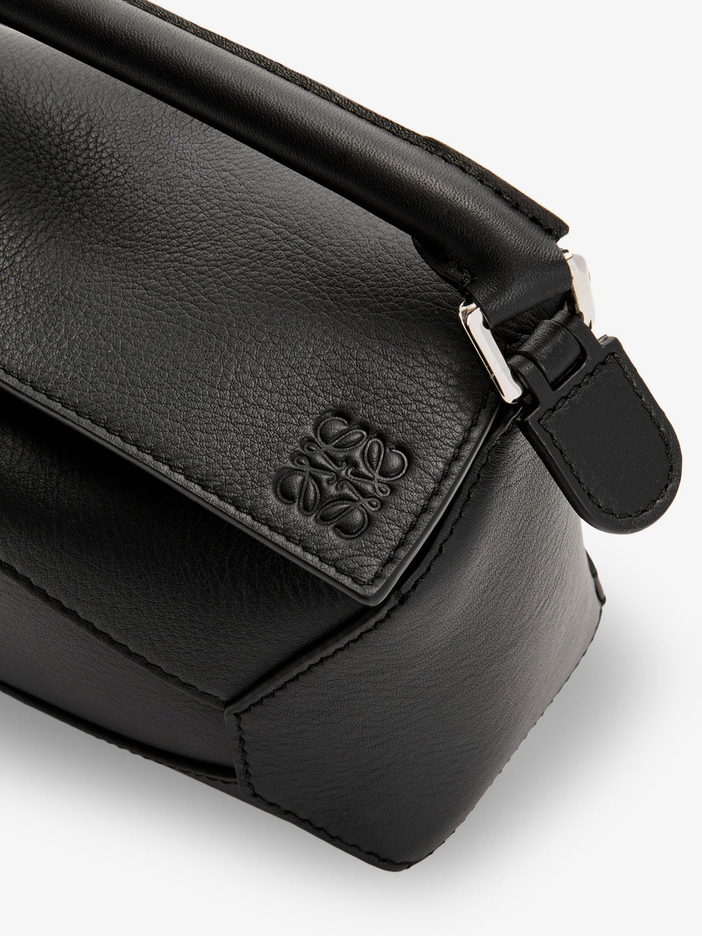 Loewe Women Puzzle Edge Leather Handbag LOEWE