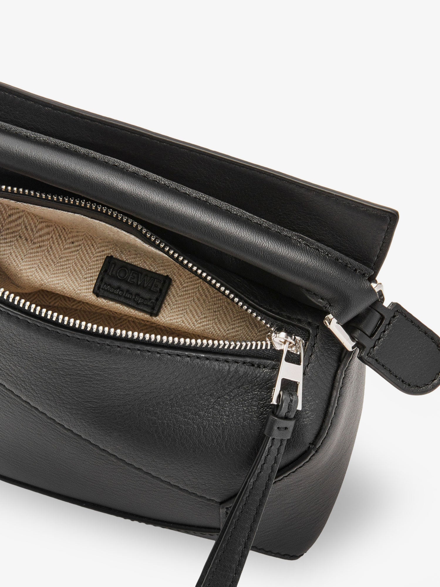 Loewe Women Puzzle Edge Leather Handbag LOEWE