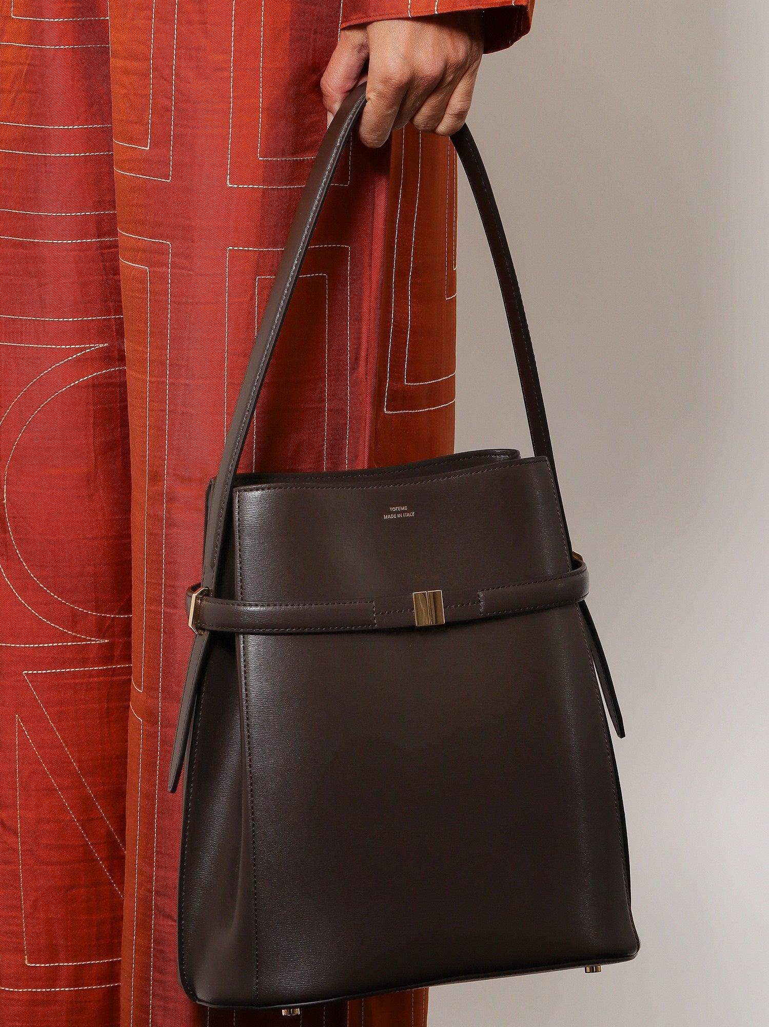 Toteme Women Belted Leather Bucket Bag TOTEME