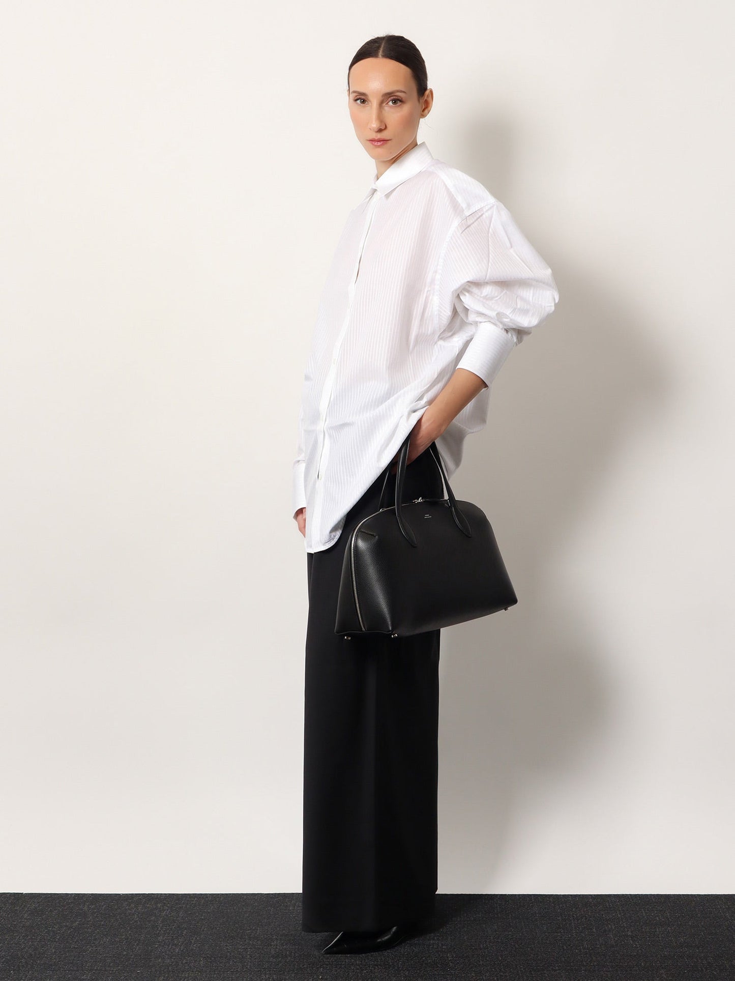 Toteme Women Leather Handbag With Engraved Logo On The Front TOTEME
