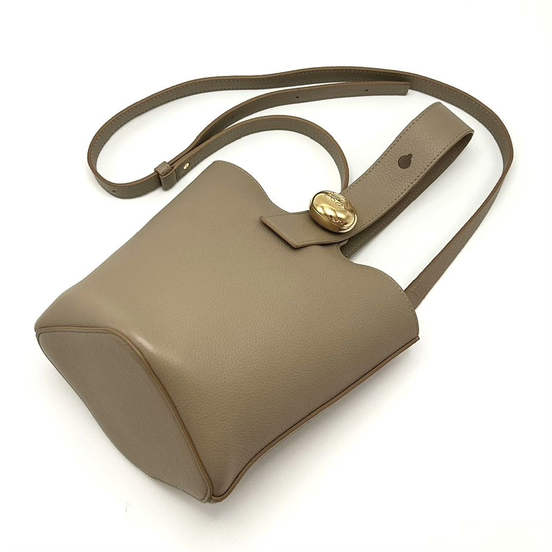 Loewe  Pre-loved Bag Very good condition Luosophy