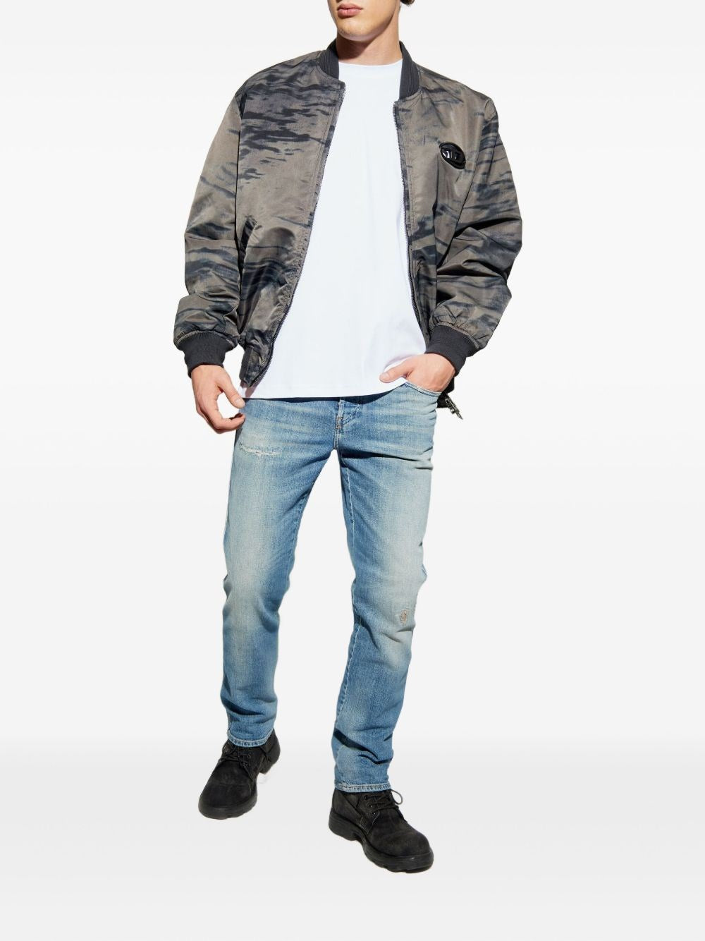 Diesel Men Regular Fit "D-Vyl" Jeans DIESEL