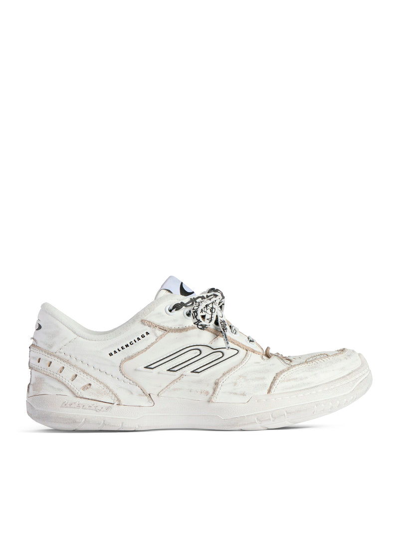 Balenciaga Women Hamptons Medium Worn-Out Sneaker BALENCIAGA