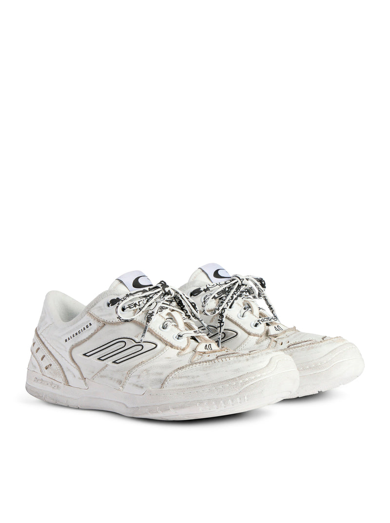 Balenciaga Women Hamptons Medium Worn-Out Sneaker BALENCIAGA