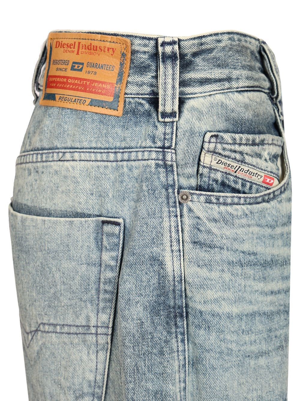 Diesel Women 1997 D-Enim Medium Waist Relaxed Jeans DIESEL