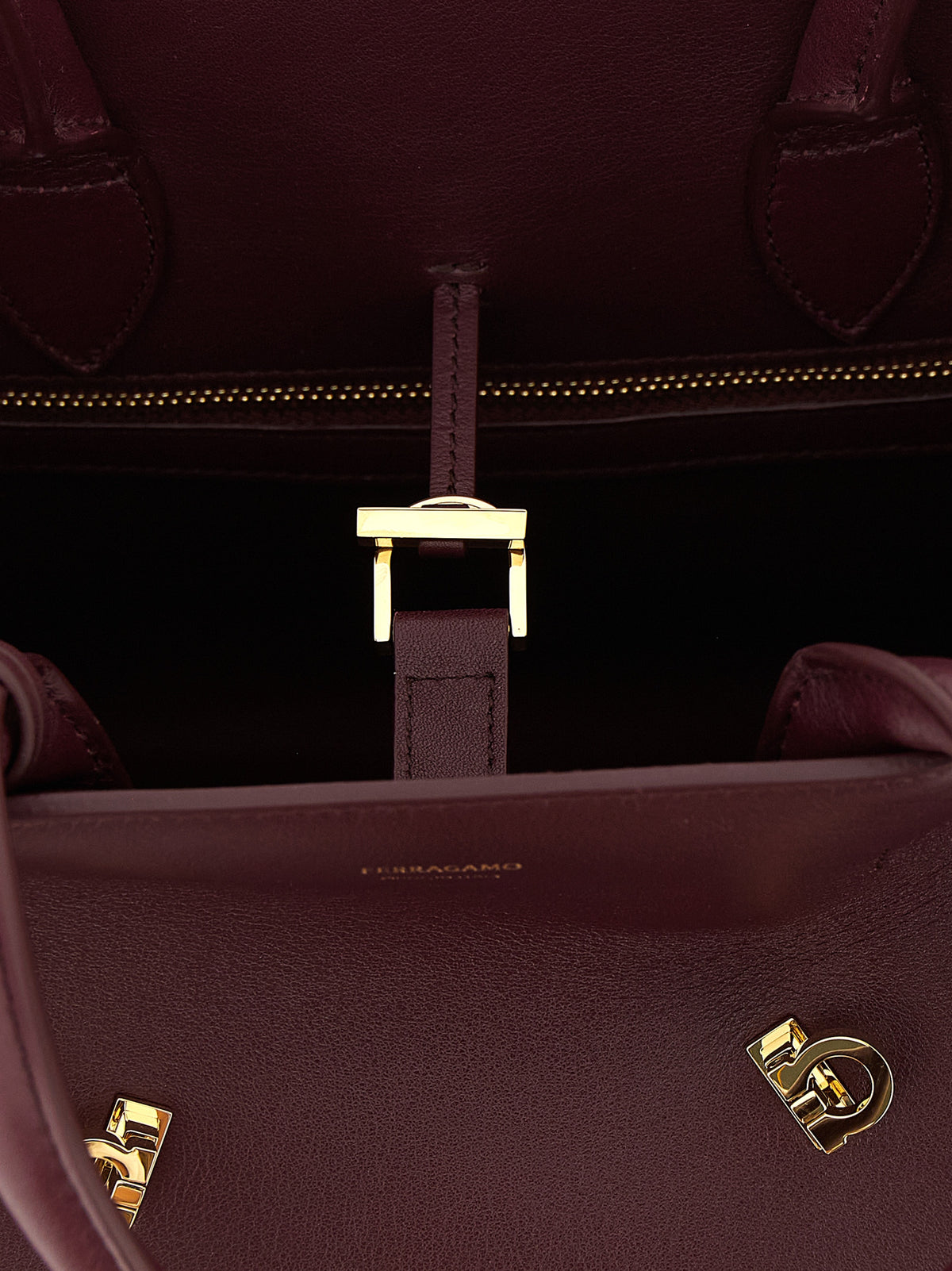 Ferragamo Women 'Hug (M)' Handbag FERRAGAMO