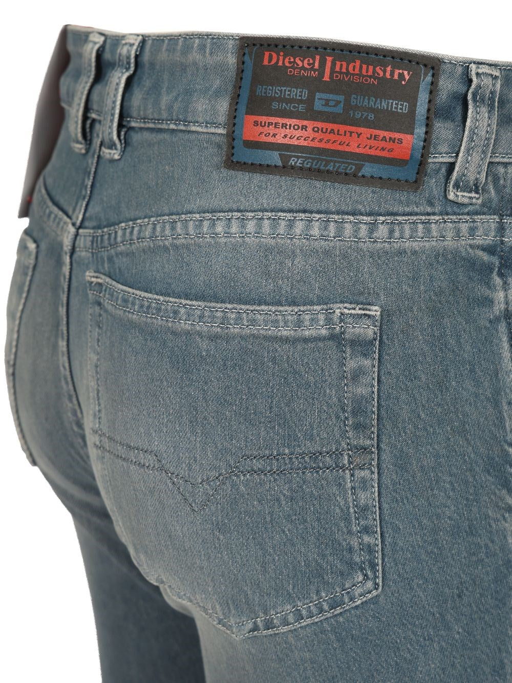 Diesel Women Regular Jeans "D-Jiann" DIESEL