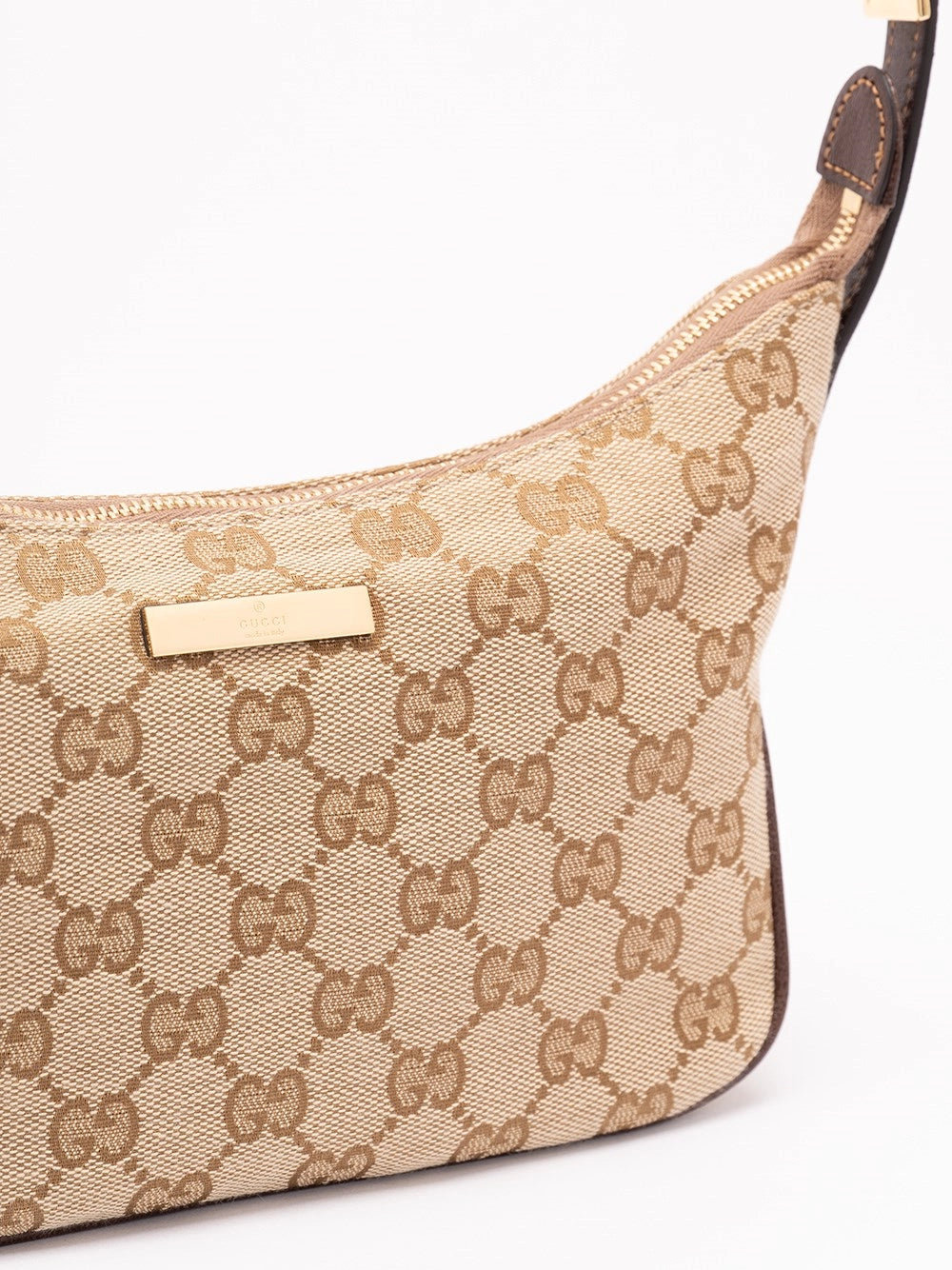 Gucci Women `Gucci Essence Plaque` Shoulder Bag GUCCI