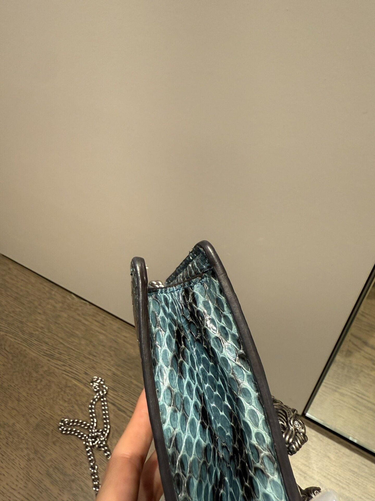 Gucci Women Pre-Loved Bag Very Good Condition GUCCI