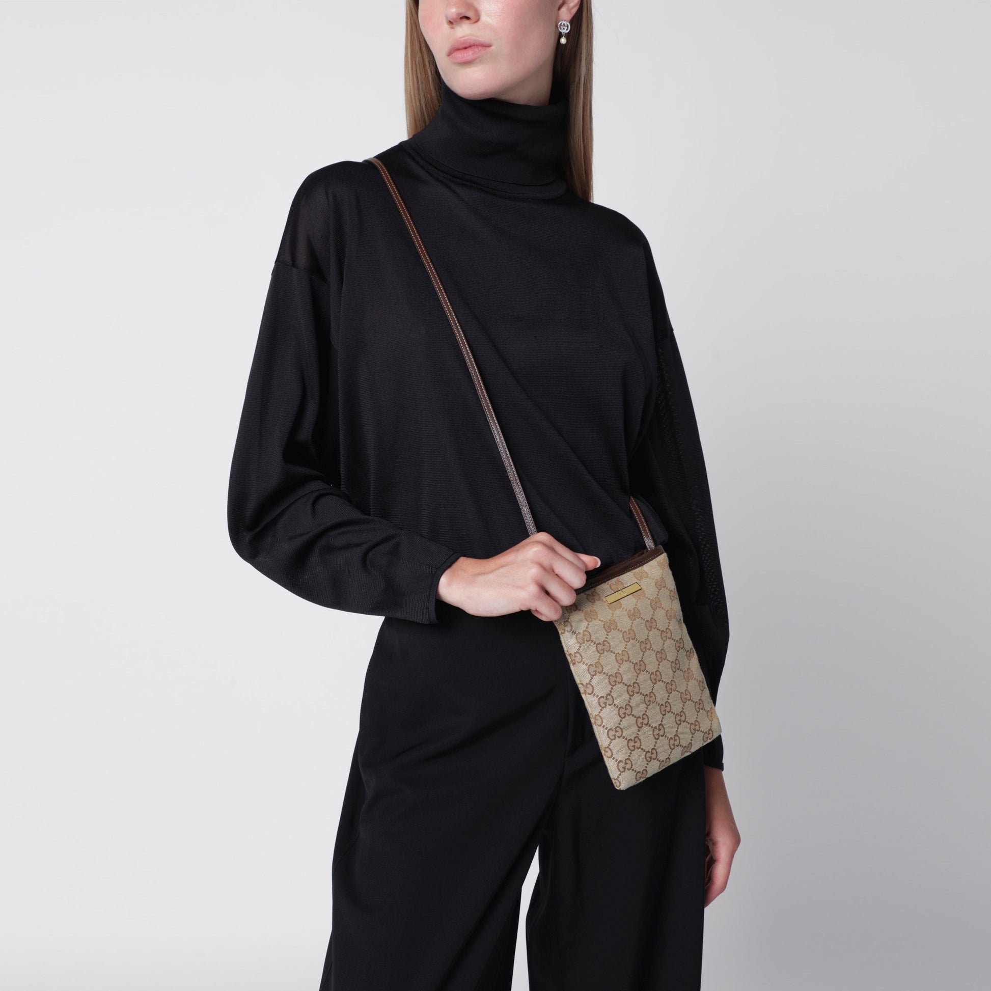 Gucci Smartphone Pouch In Sand/Brown Gg Canvas Women GUCCI