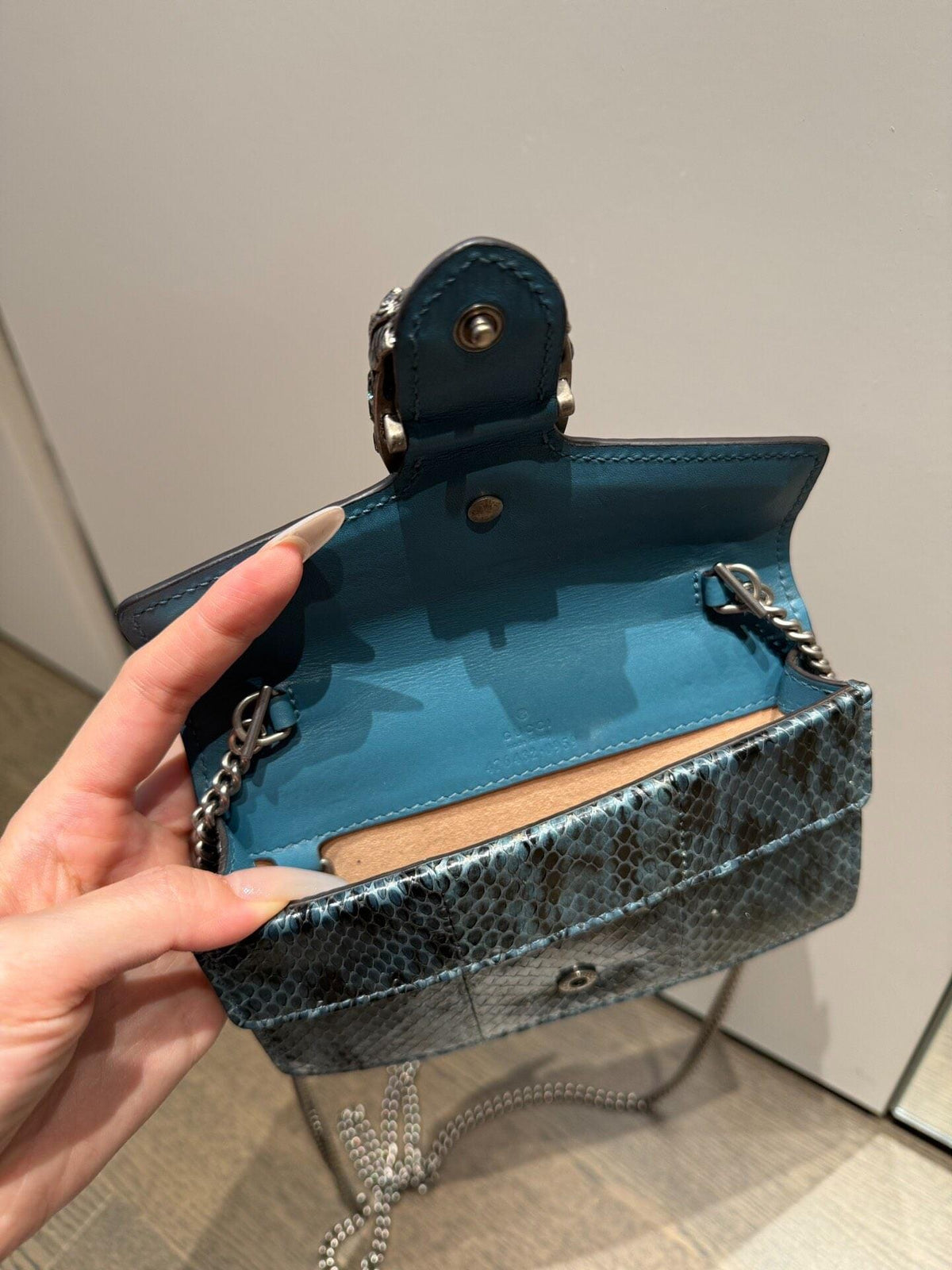 Gucci Women Pre-Loved Bag Very Good Condition GUCCI