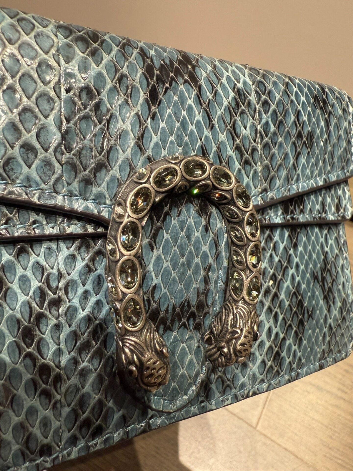 Gucci Women Pre-Loved Bag Very Good Condition GUCCI