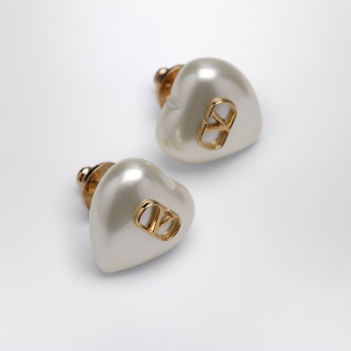 Valentino Garavani Vlogo Signature Earrings In Pearl And Gold/Cream Metal Women VALENTINO GARAVANI