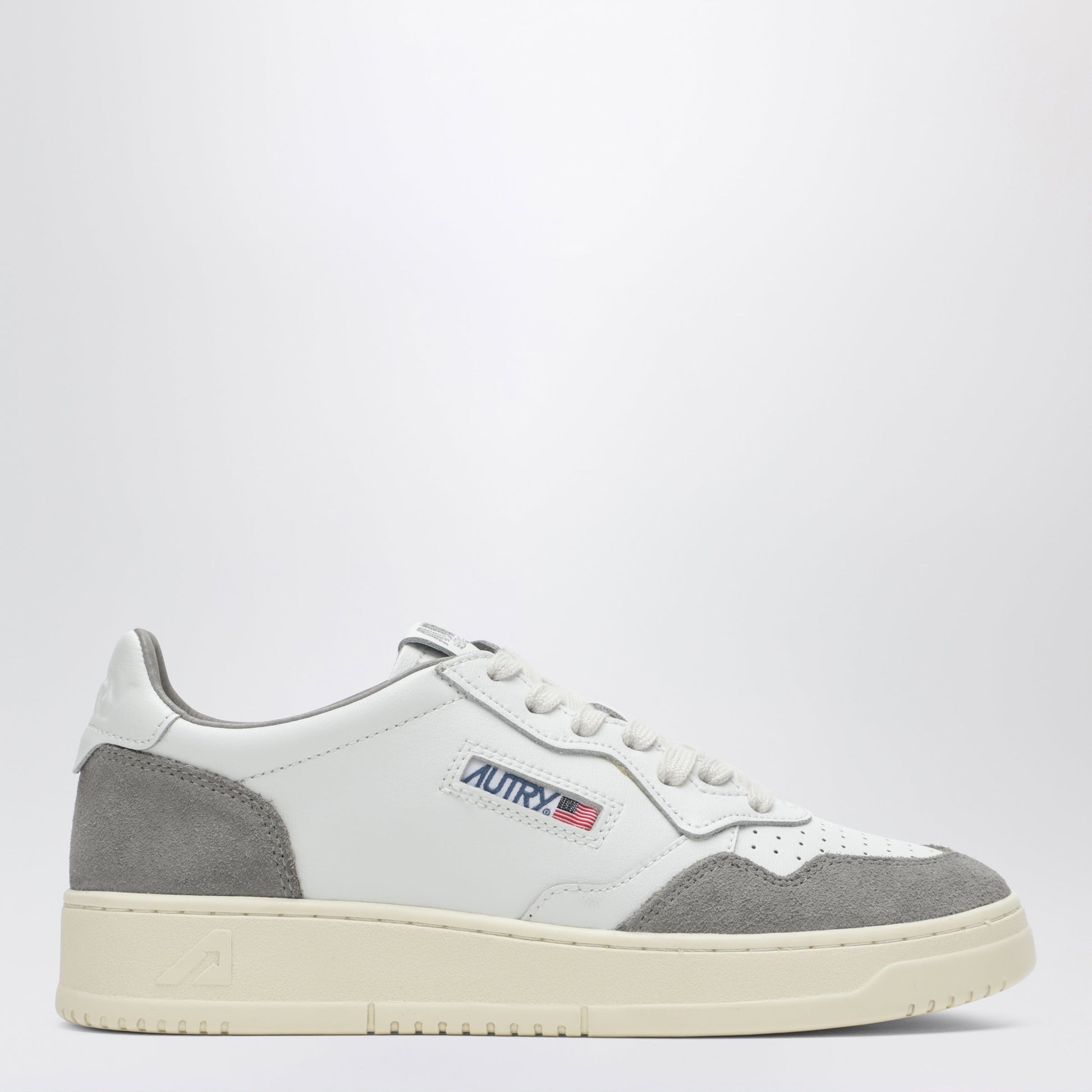 Autry Medalist Low Sneakers In White Leather And Grey Suede Men AUTRY