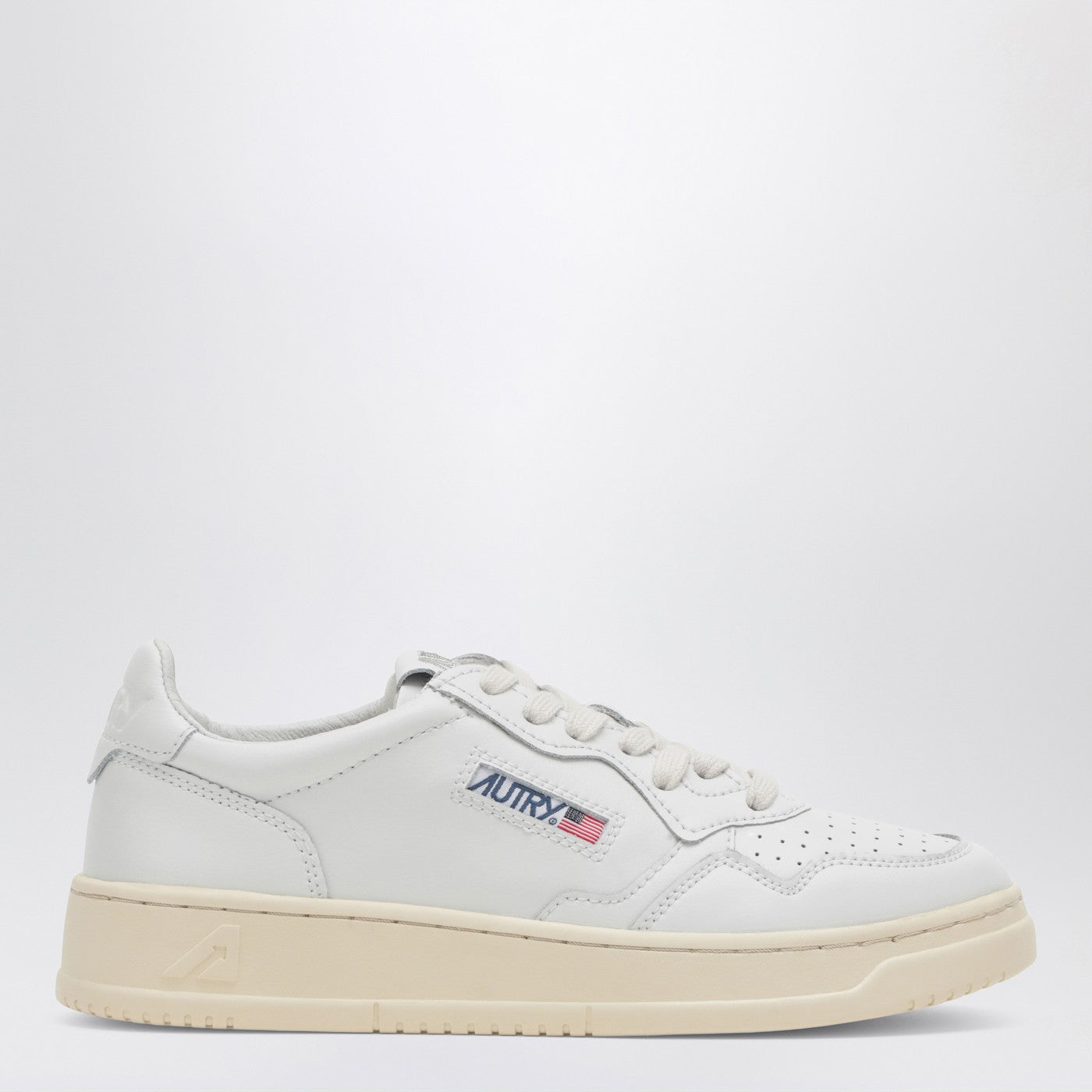 Autry Low-Top Medalist Sneakers In White/Green Leather Men AUTRY