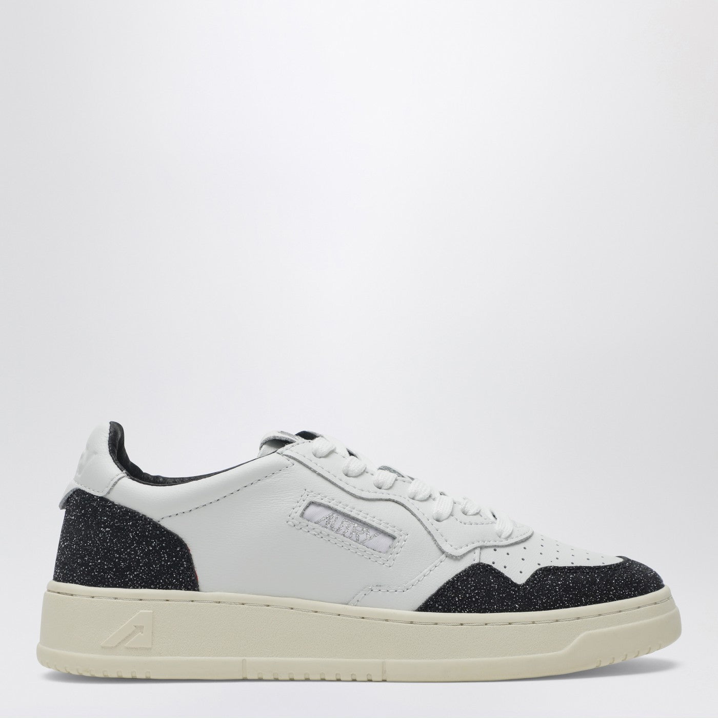 Autry Medalist Low Sneakers In White And Black Leather With Glitter Women AUTRY