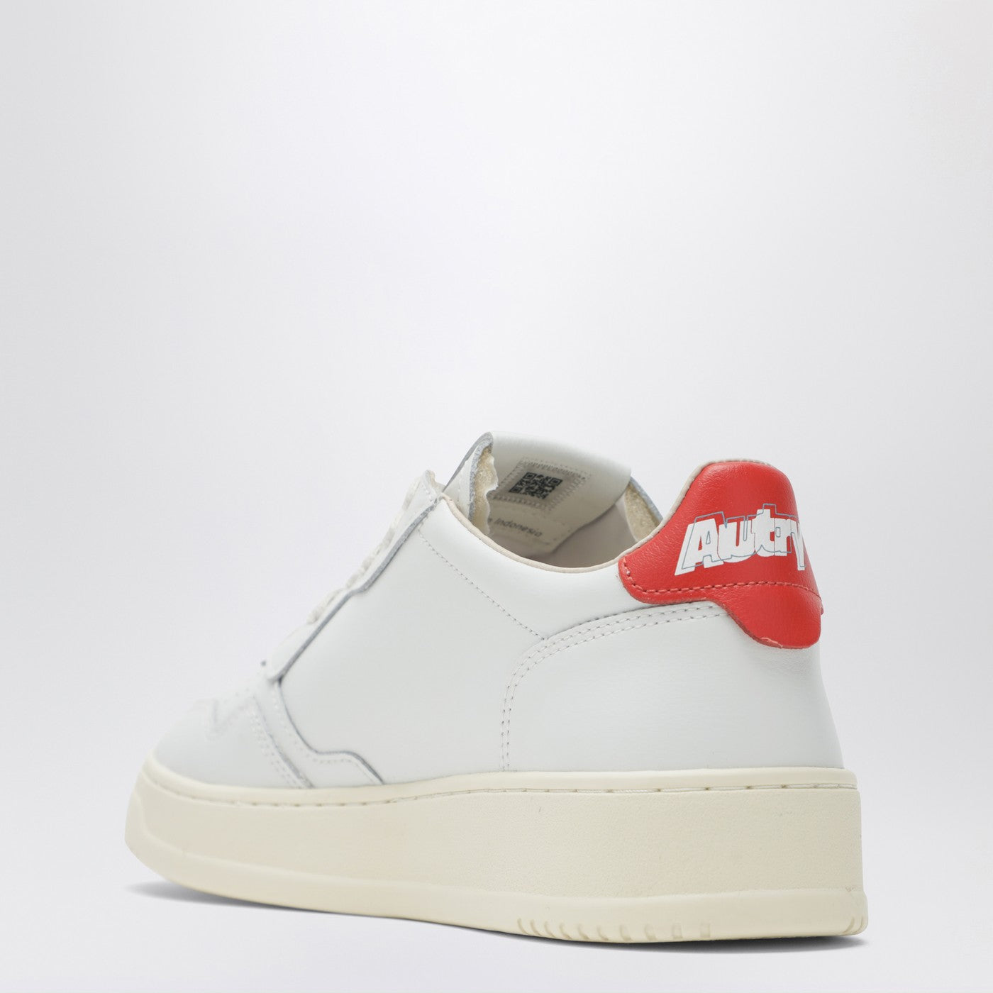 Autry Medalist Low Sneakers In White And Orange Women AUTRY