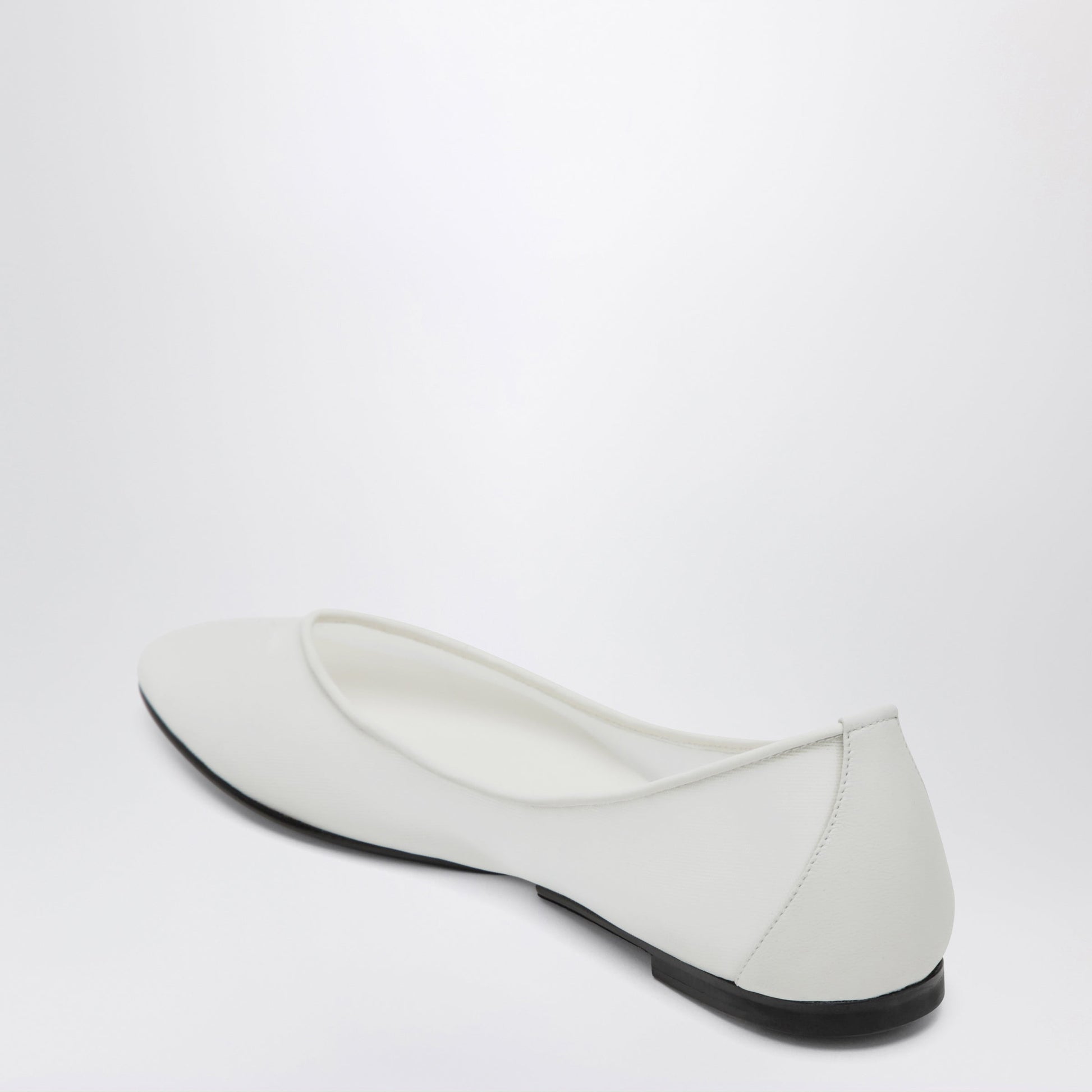 Jacquemus Pointed Ballerina Flats In White Calfskin Women JACQUEMUS