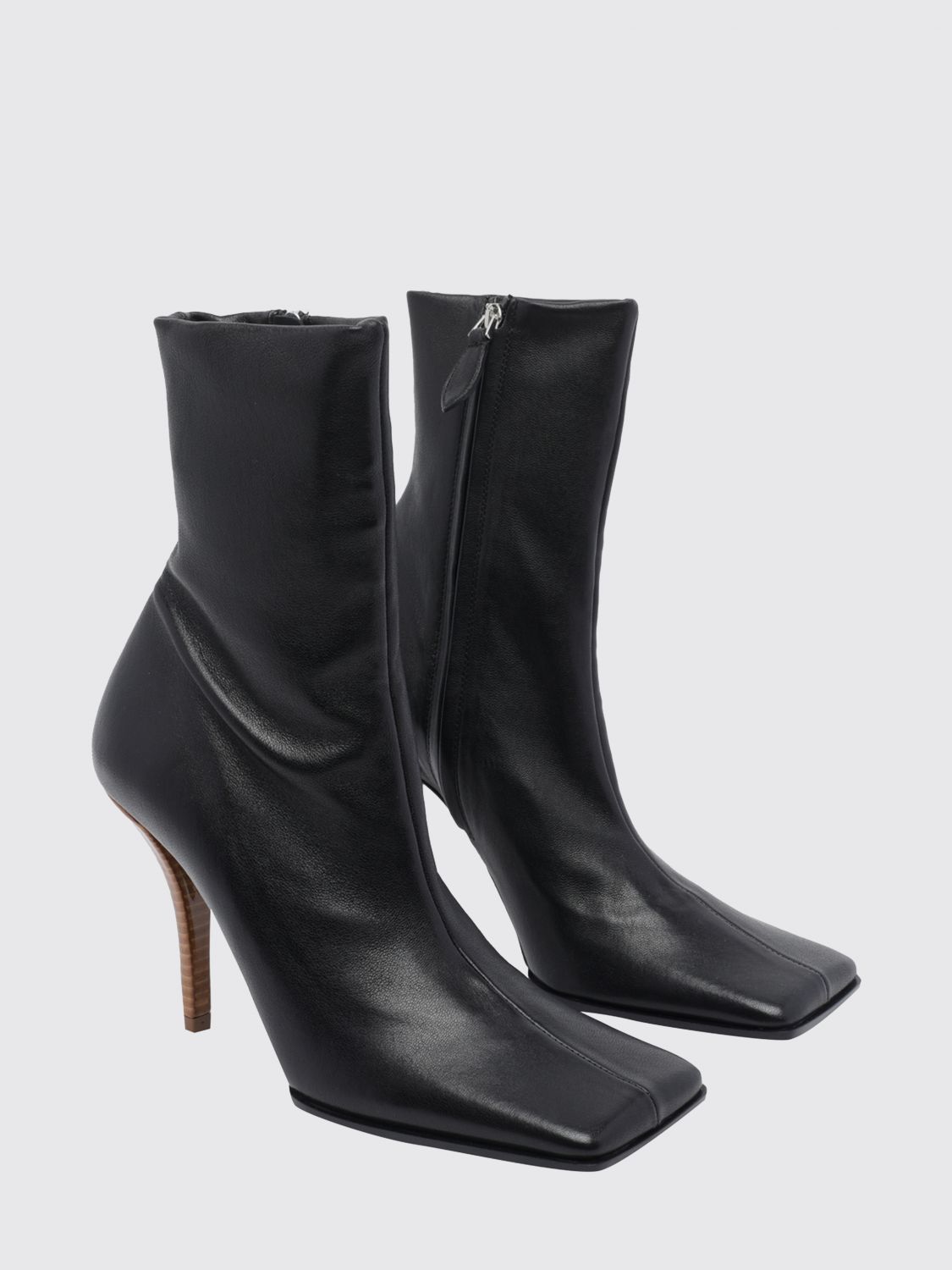 Alai�A Women Alaia Smooth Leather Ankle Boots With A Square Toe And High Stiletto Heel ALAIA