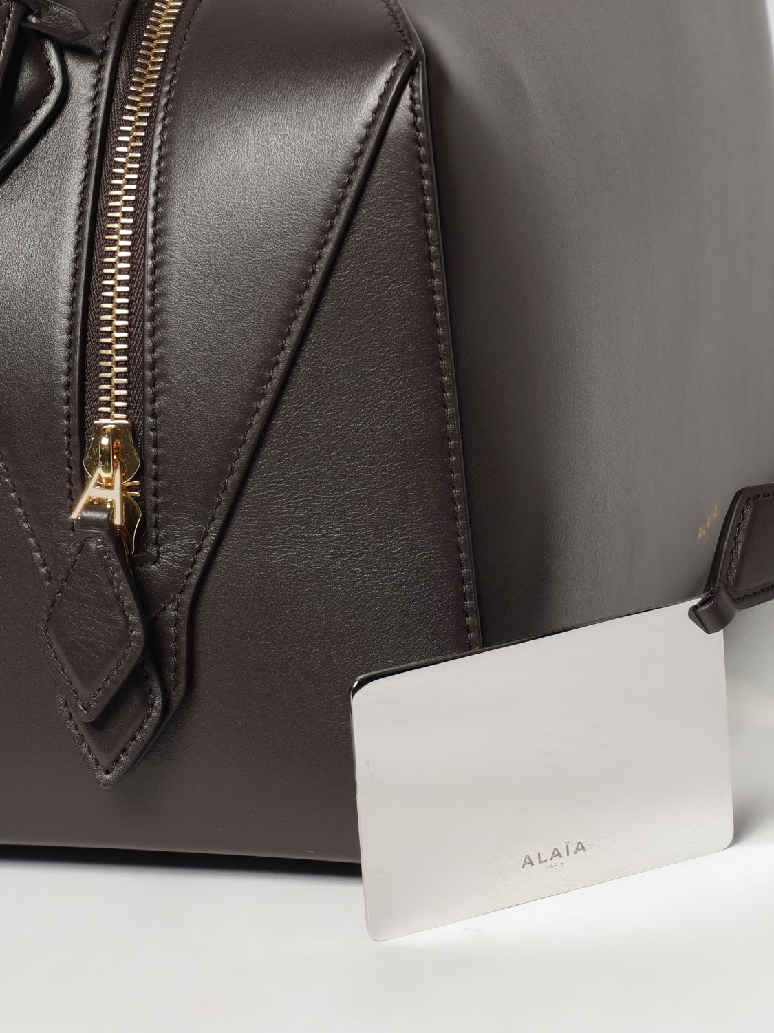 Alai�A Women Alaia Le Bouledogue Smooth Calfskin Leather Shoulder Bag ALAIA