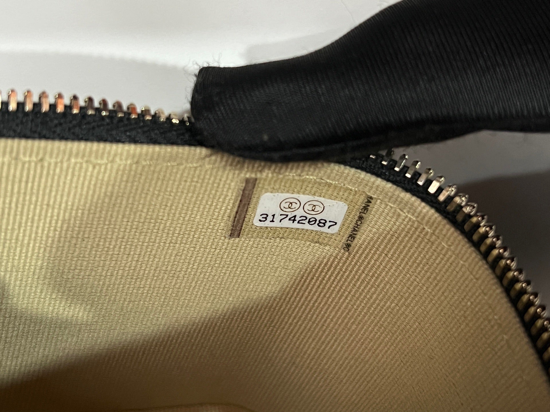 Chanel  Pre-loved Bag Very good condition Luosophy