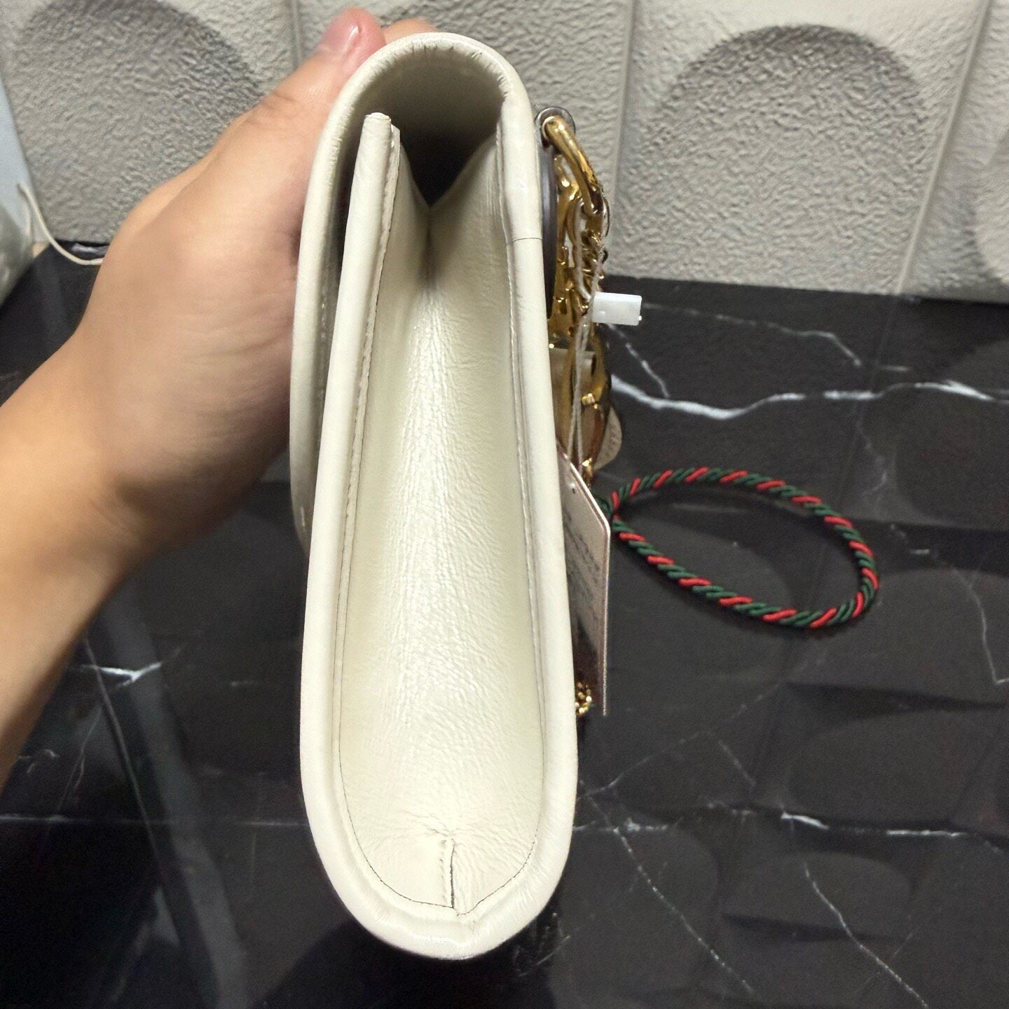 Gucci Women Pre-Loved Bag Very Good Condition GUCCI