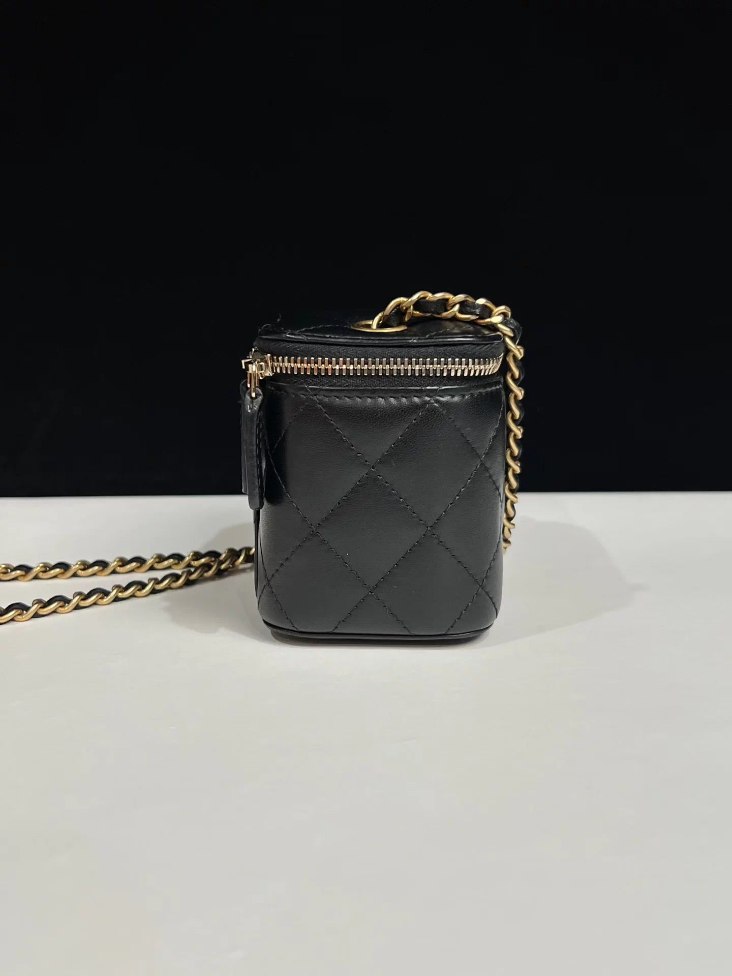 Chanel  Pre-loved Bag Very good condition Luosophy
