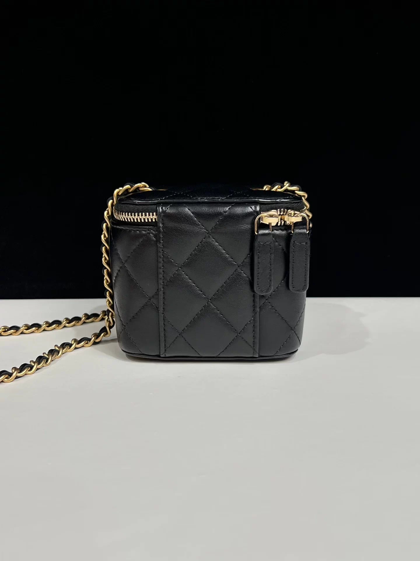 Chanel  Pre-loved Bag Very good condition Luosophy