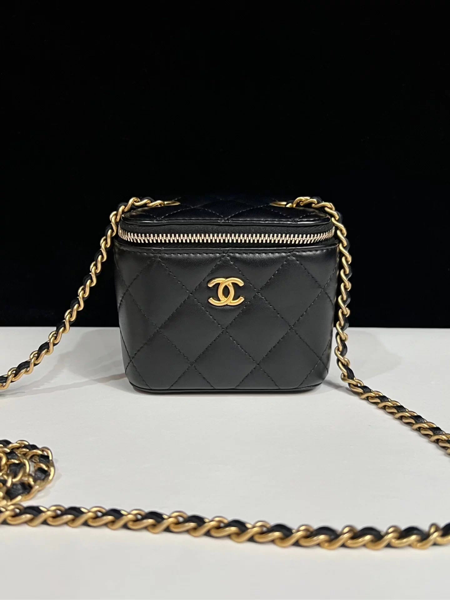 Chanel  Pre-loved Bag Very good condition Luosophy