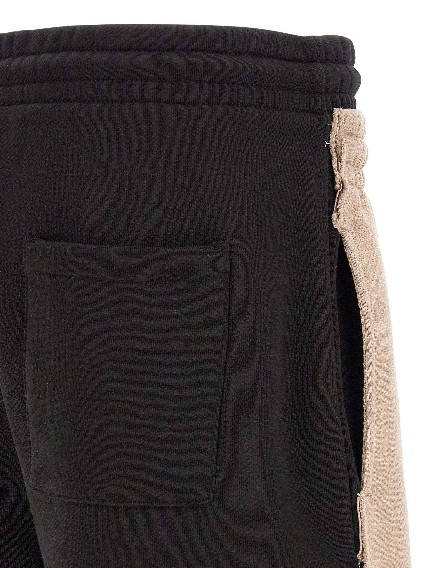 Off-White Men 'Spices Arrow Overlap Skate' Bermuda Shorts OFF-WHITE