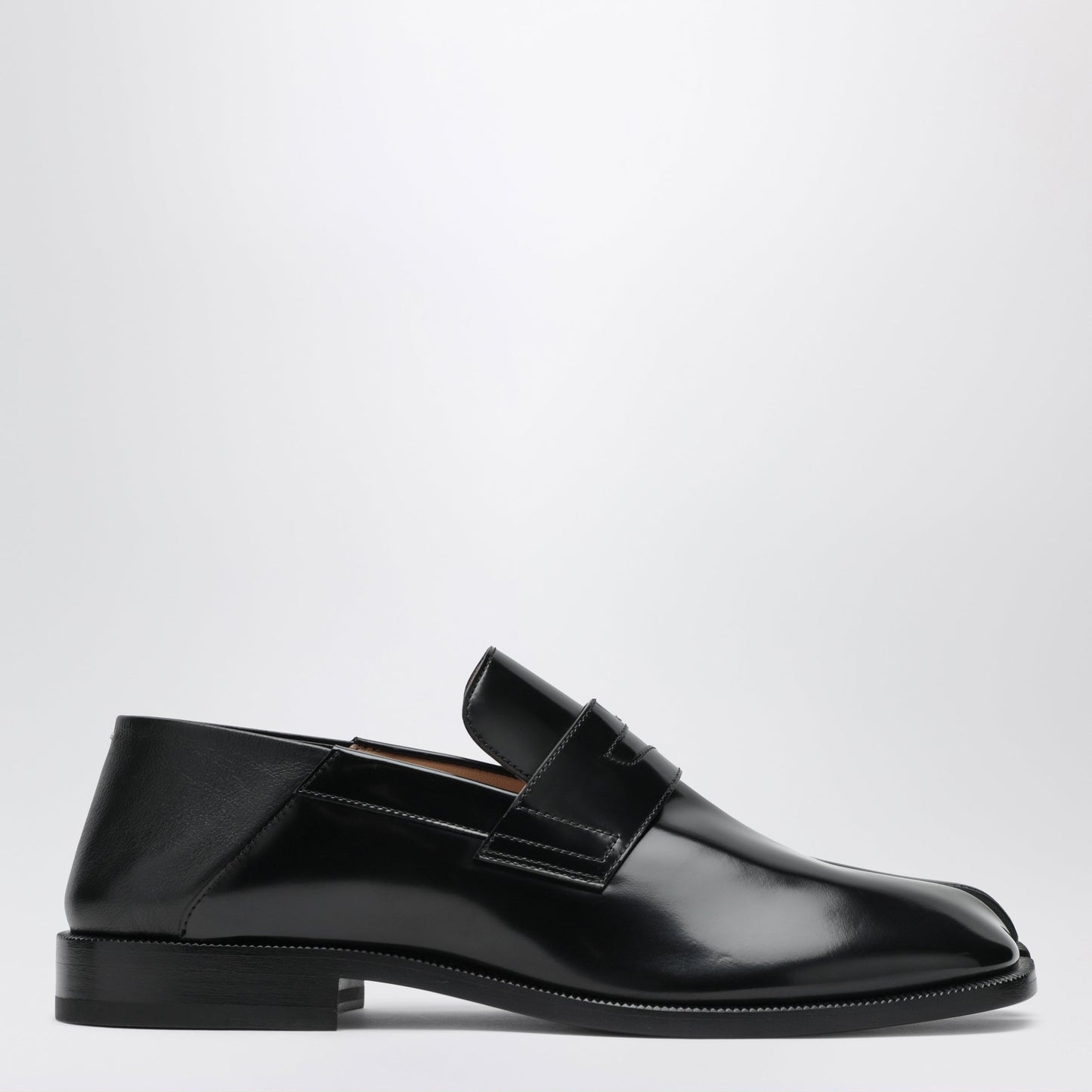 Maison Margiela Tabi Loafer In Black Leather Men MAISON MARGIELA