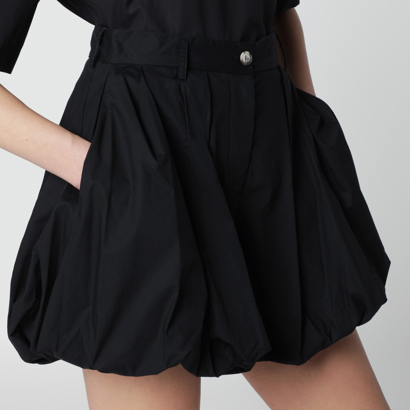 Thelatest Black Dafne Shorts Women TheLatest