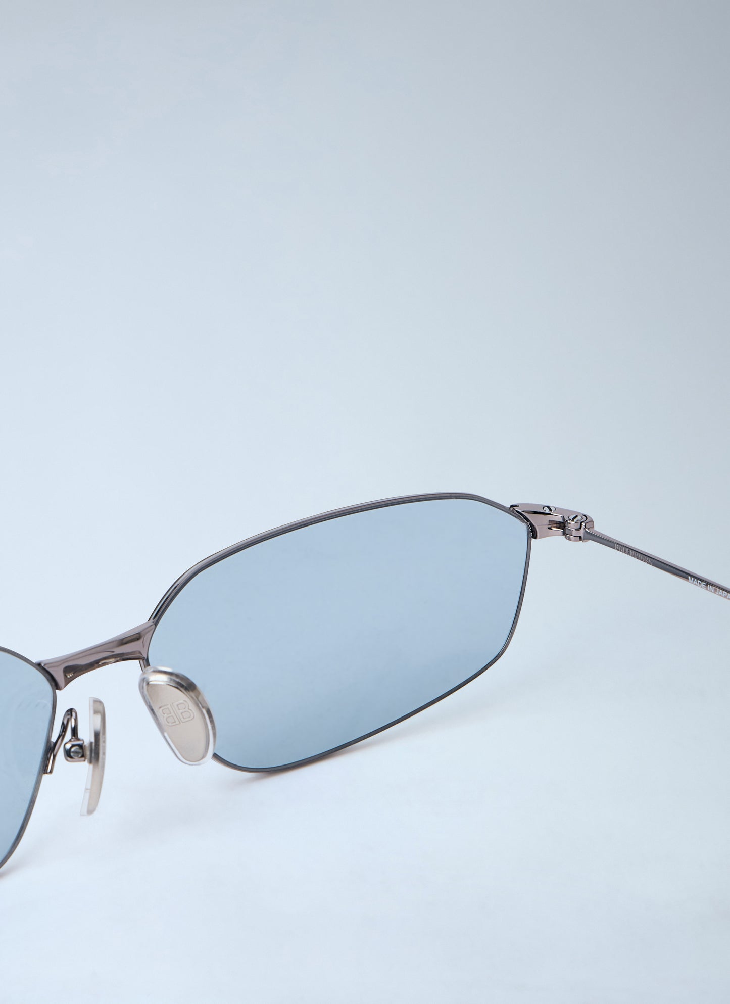 Balenciaga Men Invisible 2.0 Oval Sunglasses BALENCIAGA