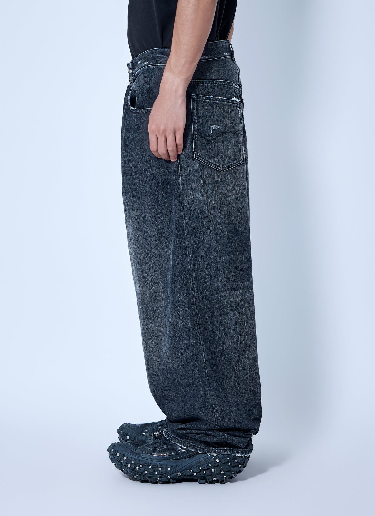 Balenciaga Men Pleated Baggy Jeans BALENCIAGA