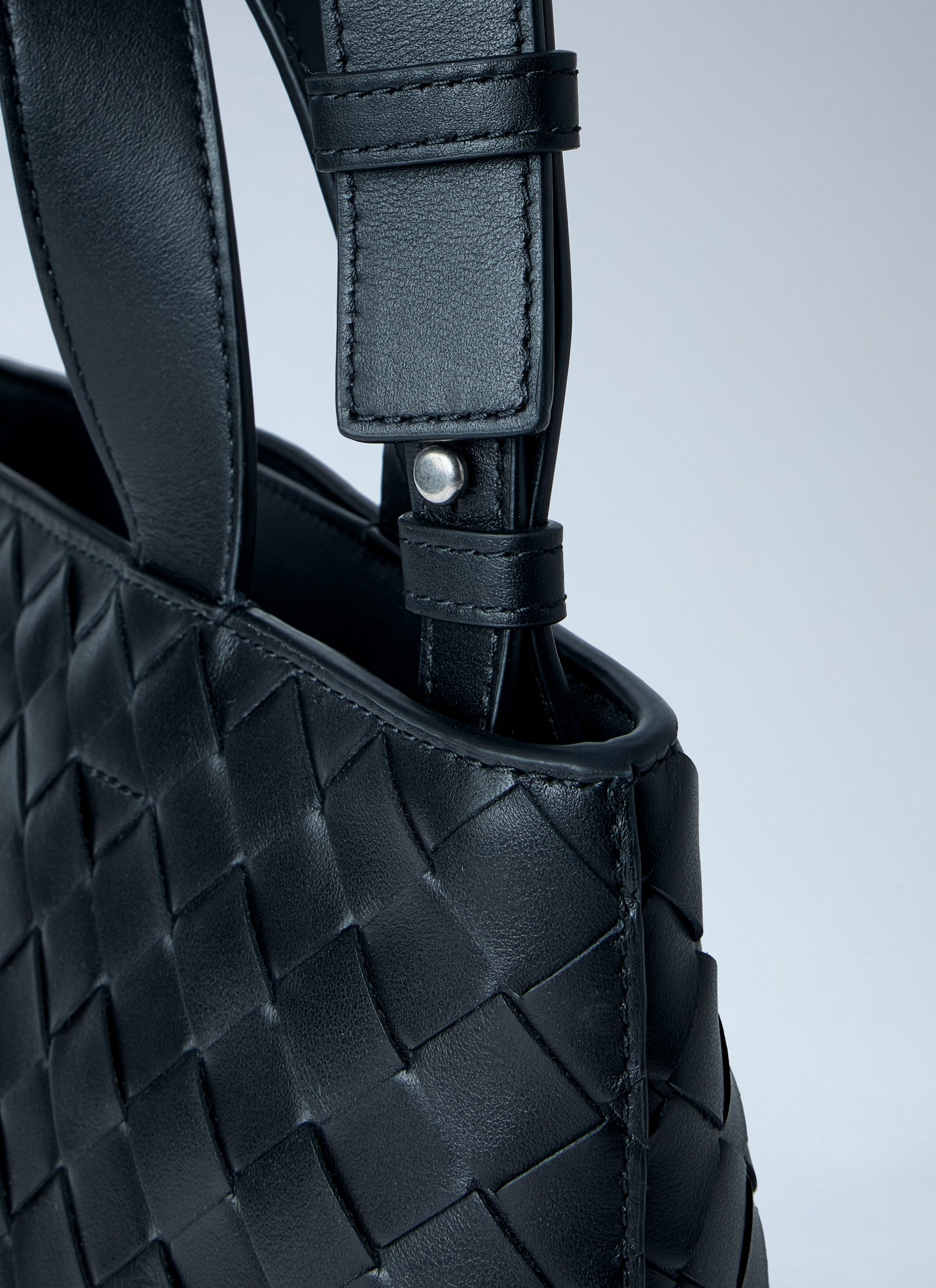 Bottega Veneta Men Mini Intrecciato Zipped Tote Bag BOTTEGA VENETA