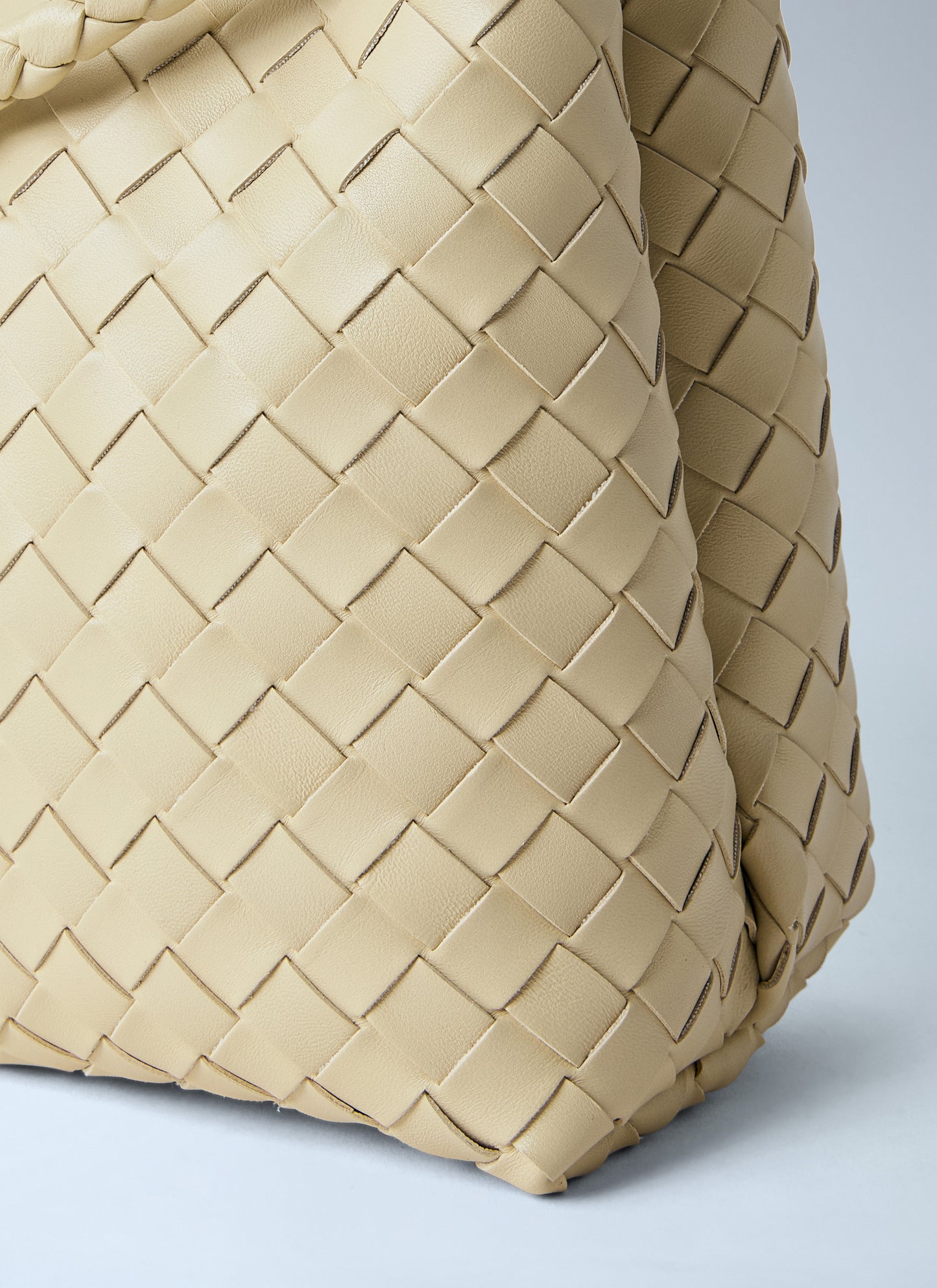 Bottega Veneta Women Andiamo Medium Handbag BOTTEGA VENETA