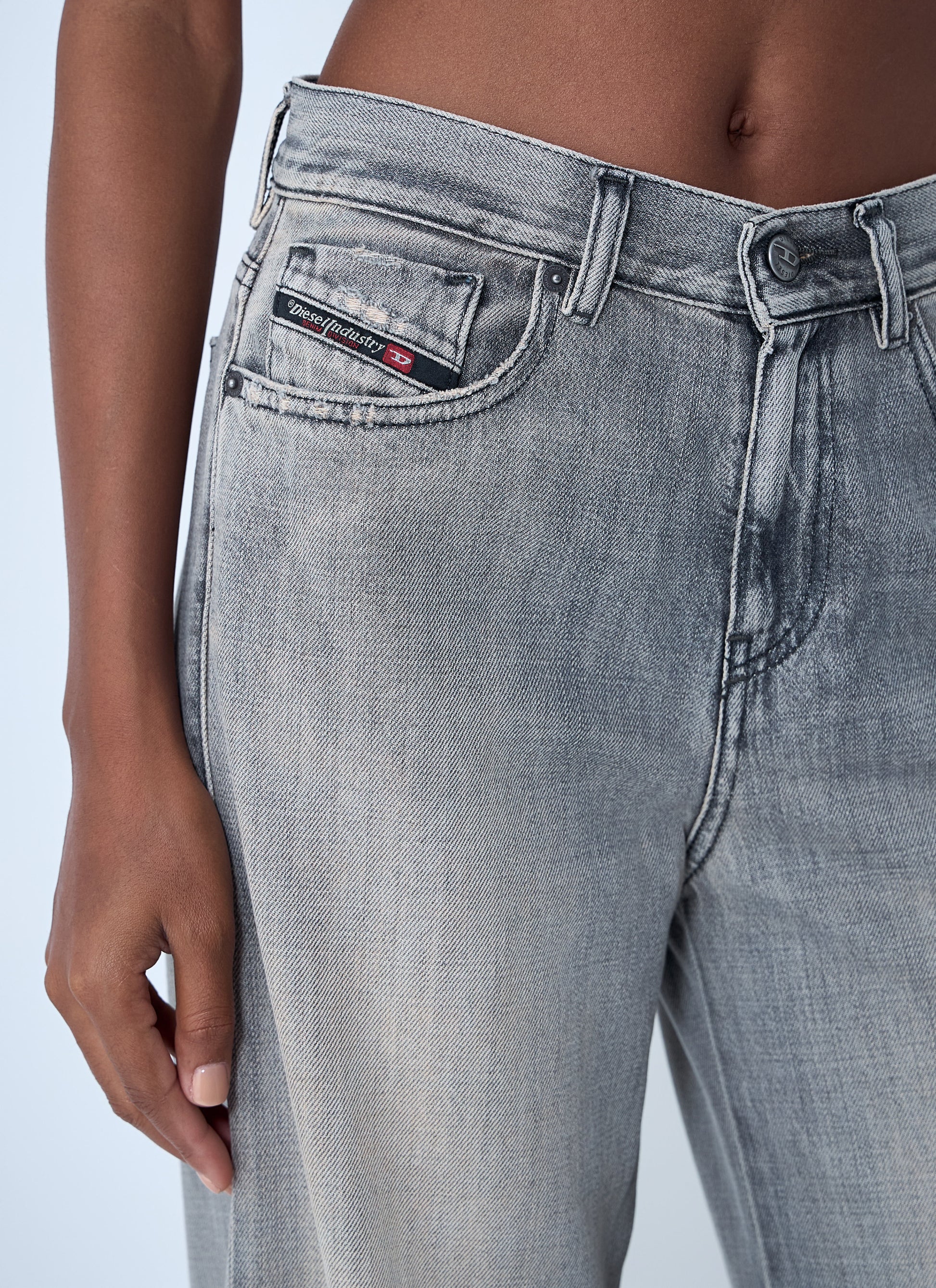 Diesel Women 1978 D-Akemi Jeans DIESEL