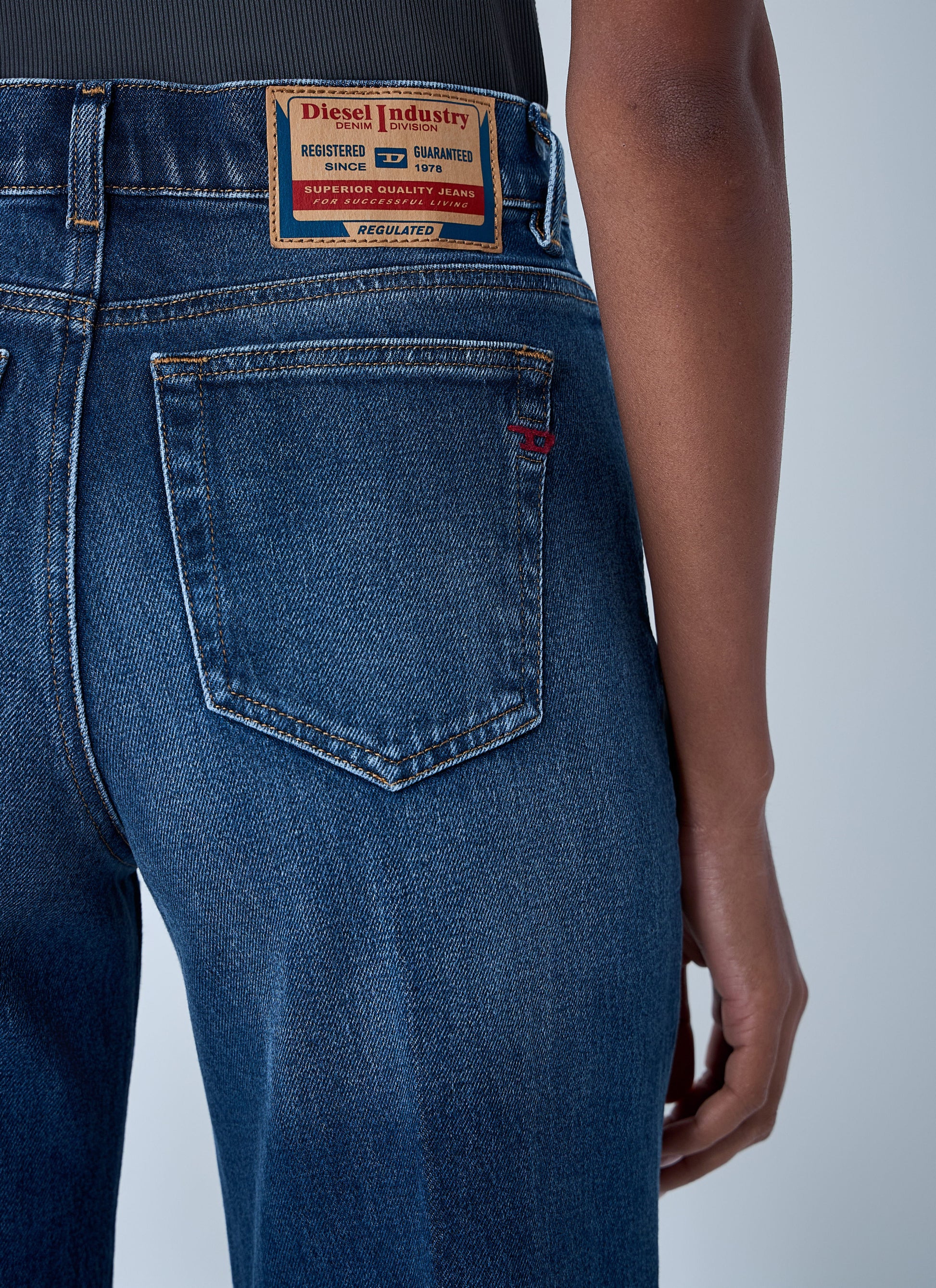 Diesel Women 1978 D-Akemi Jeans DIESEL
