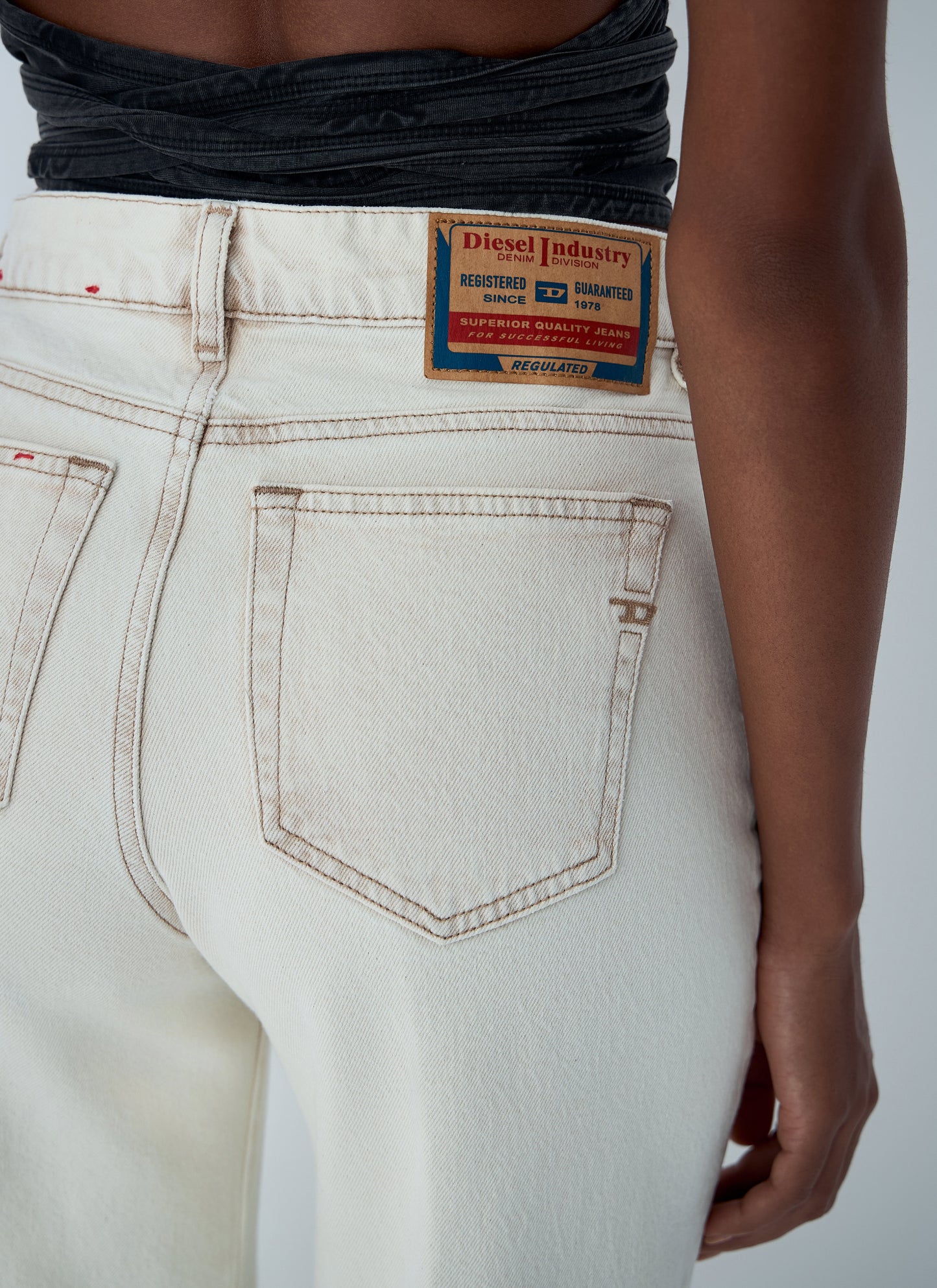Diesel Women 1978 D-Akemi Jeans DIESEL
