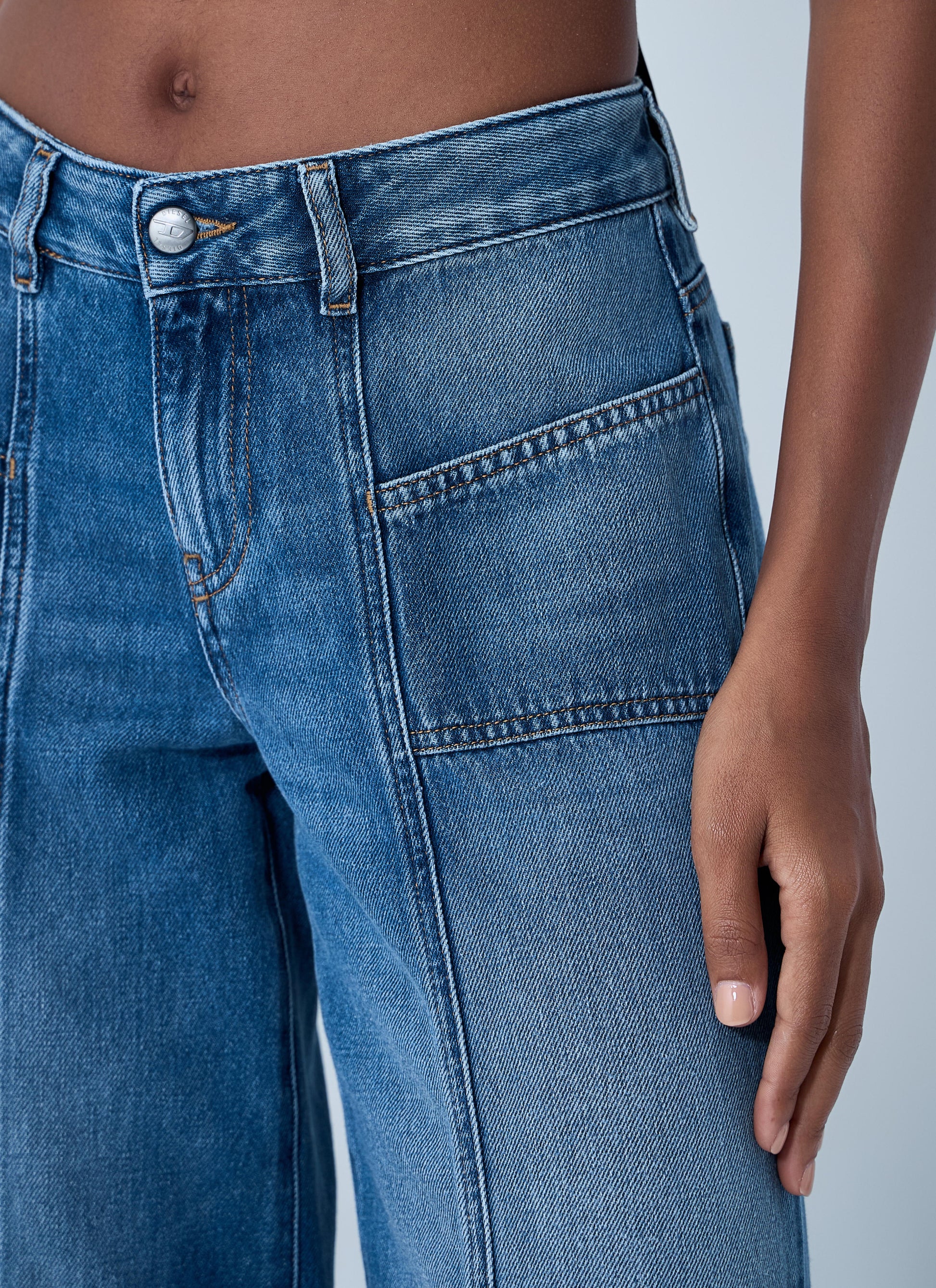 Diesel Women D-Akii Jeans DIESEL