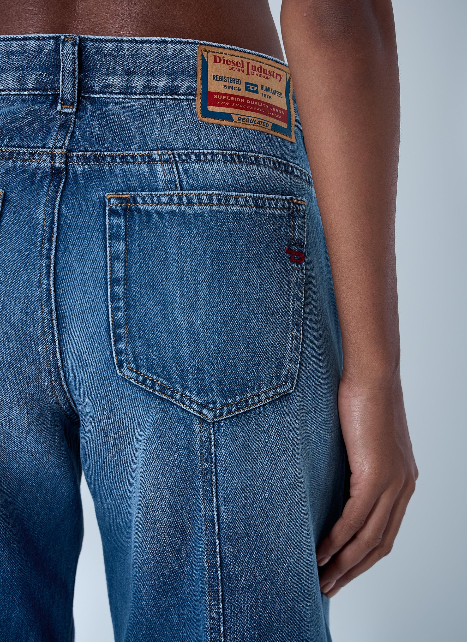 Diesel Women D-Akii Jeans DIESEL