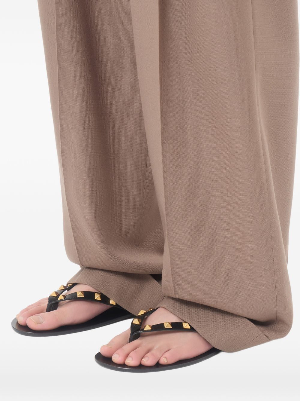 Valentino Garavani Men Rockstud Leather Thong Sandals VALENTINO GARAVANI