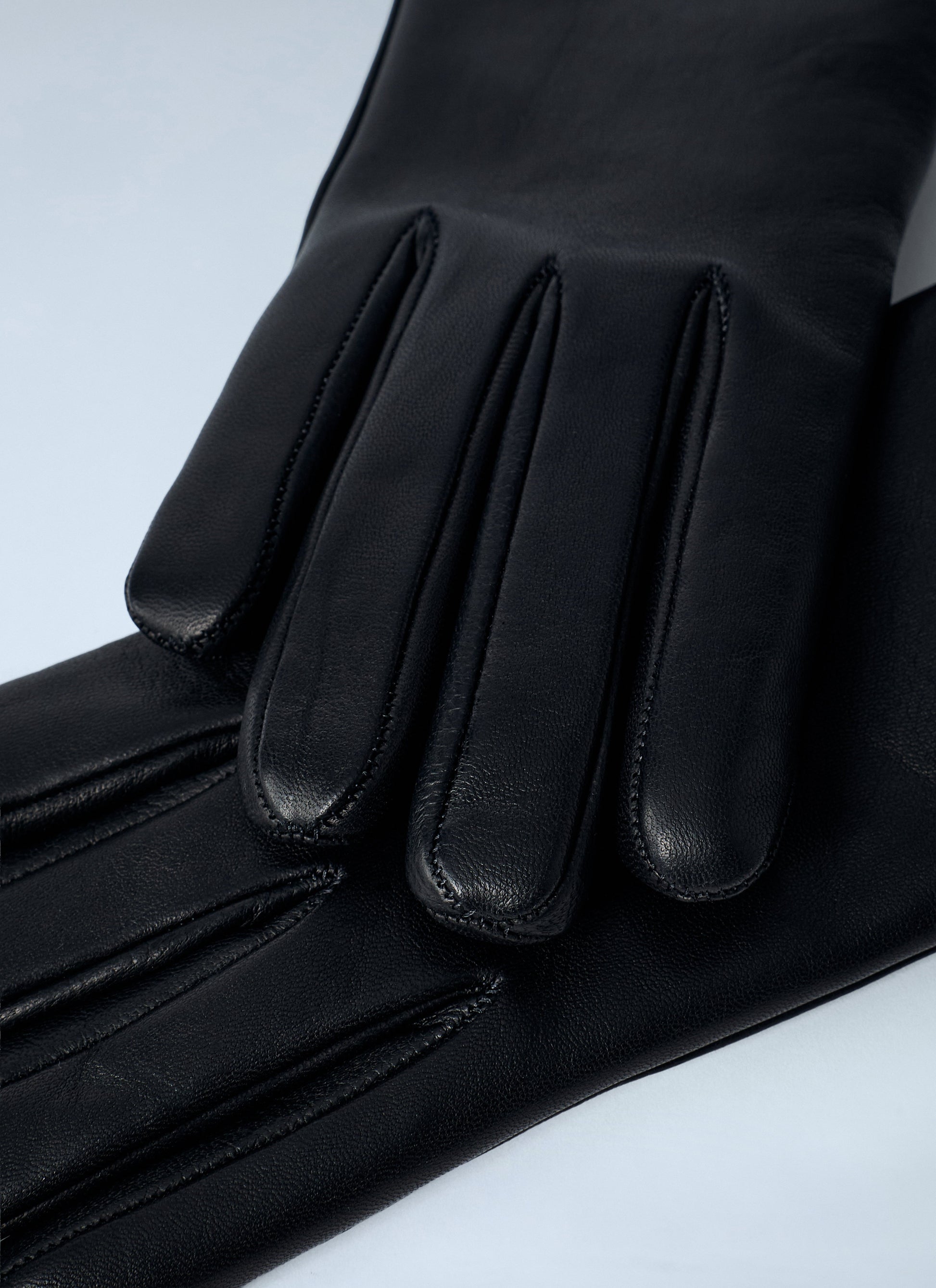 Gucci Women Logo Embossed Gloves GUCCI