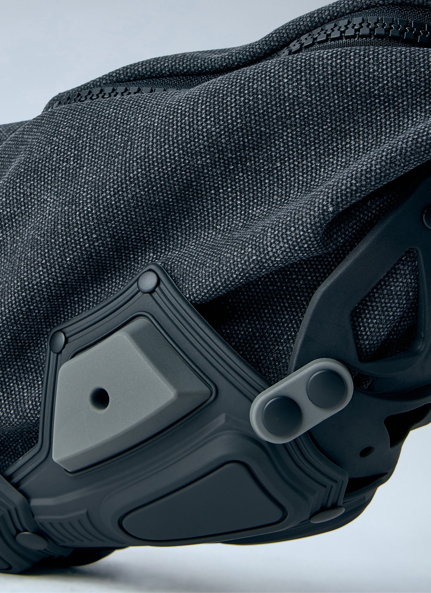 Innerraum Men Object M07 Crossbody Bag INNERRAUM