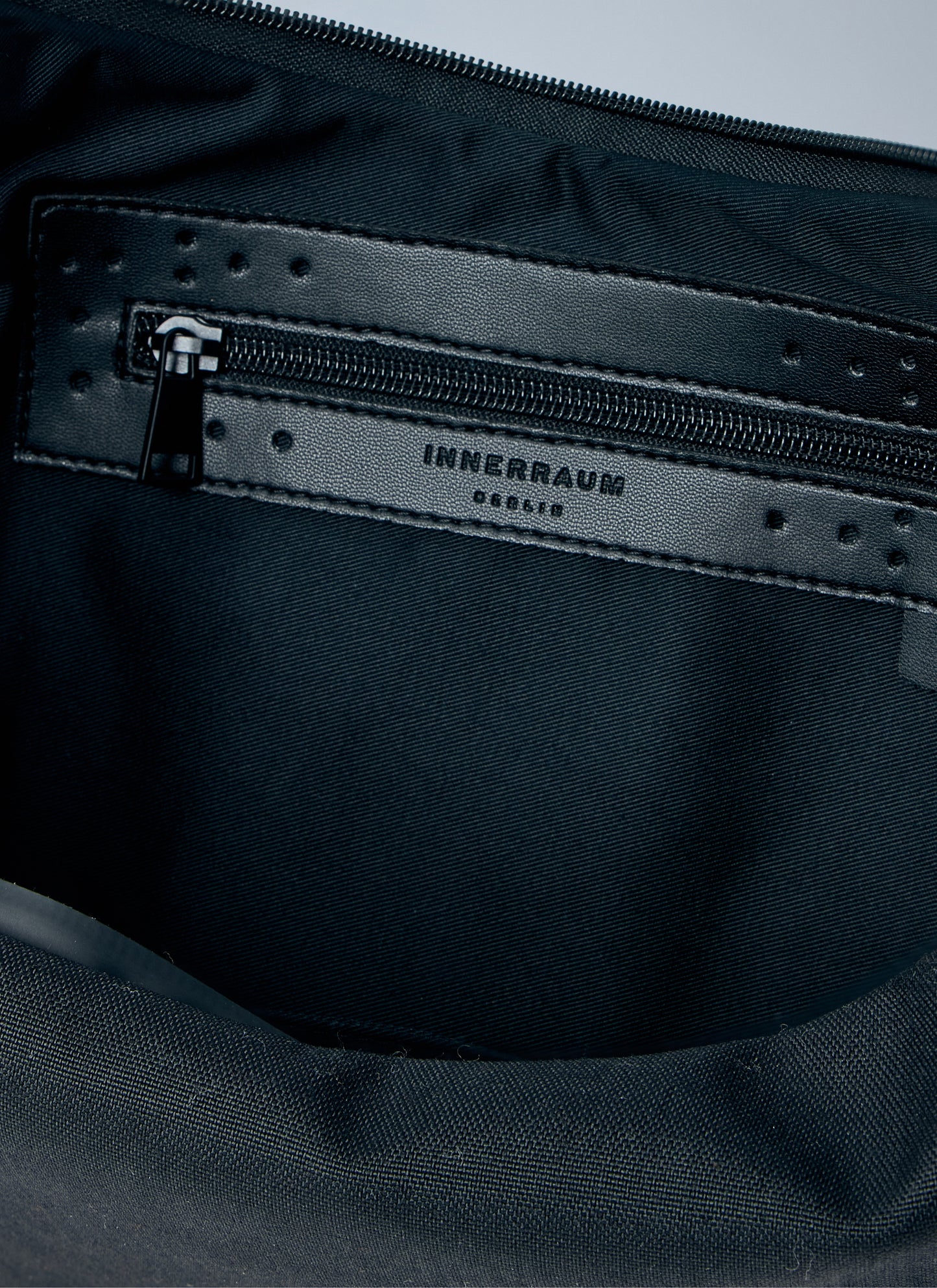 Innerraum Women Object Hm3 Half Moon Bag INNERRAUM
