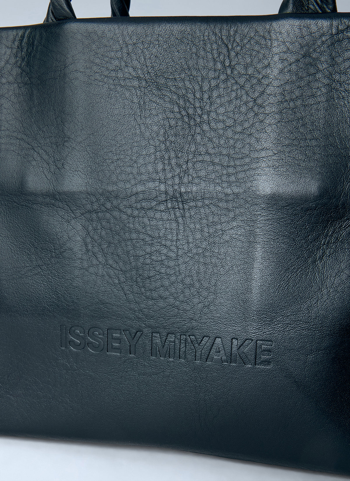 Issey Miyake Women Paper Handbag ISSEY MIYAKE