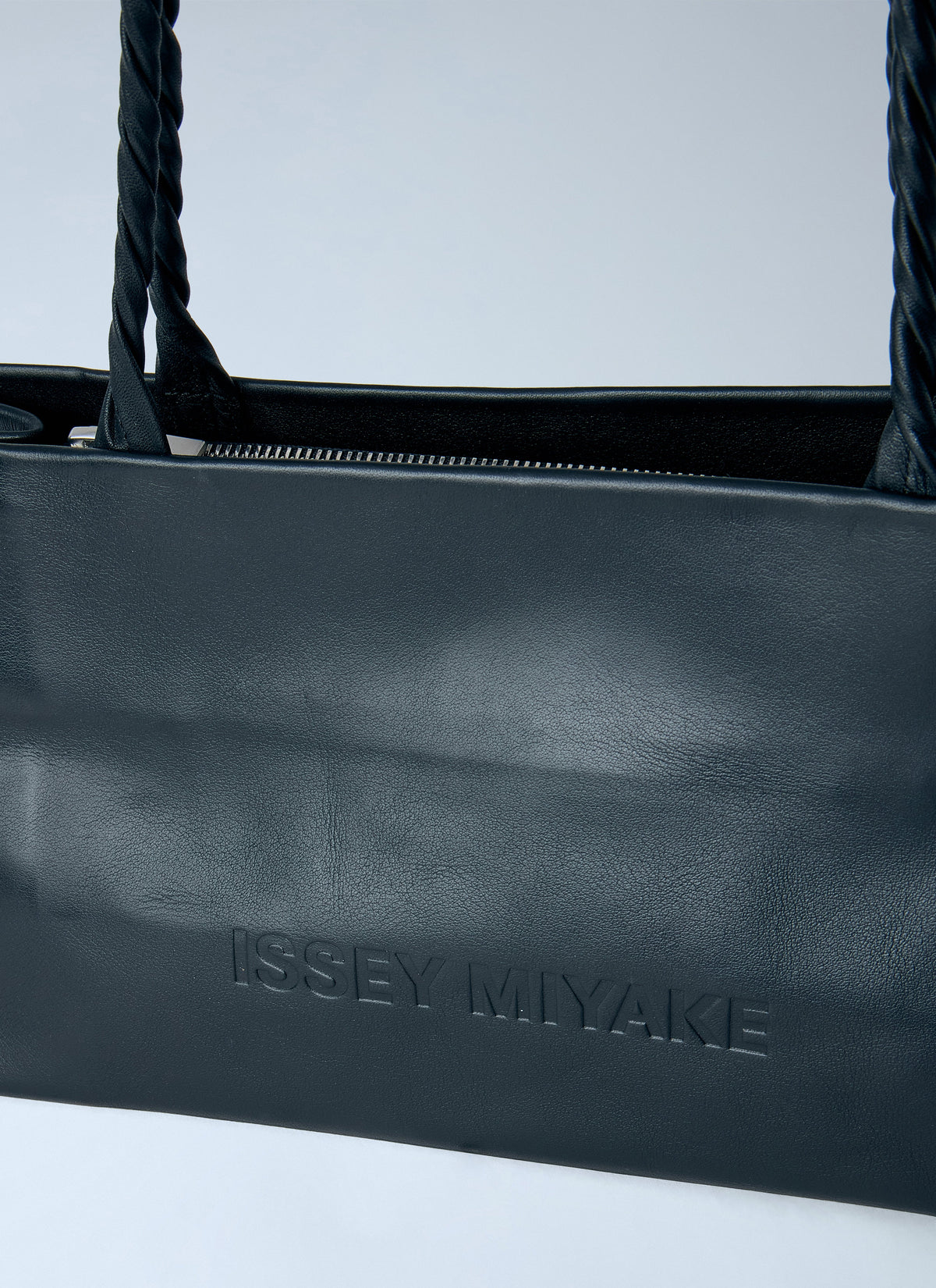 Issey Miyake Women Paper Handbag ISSEY MIYAKE